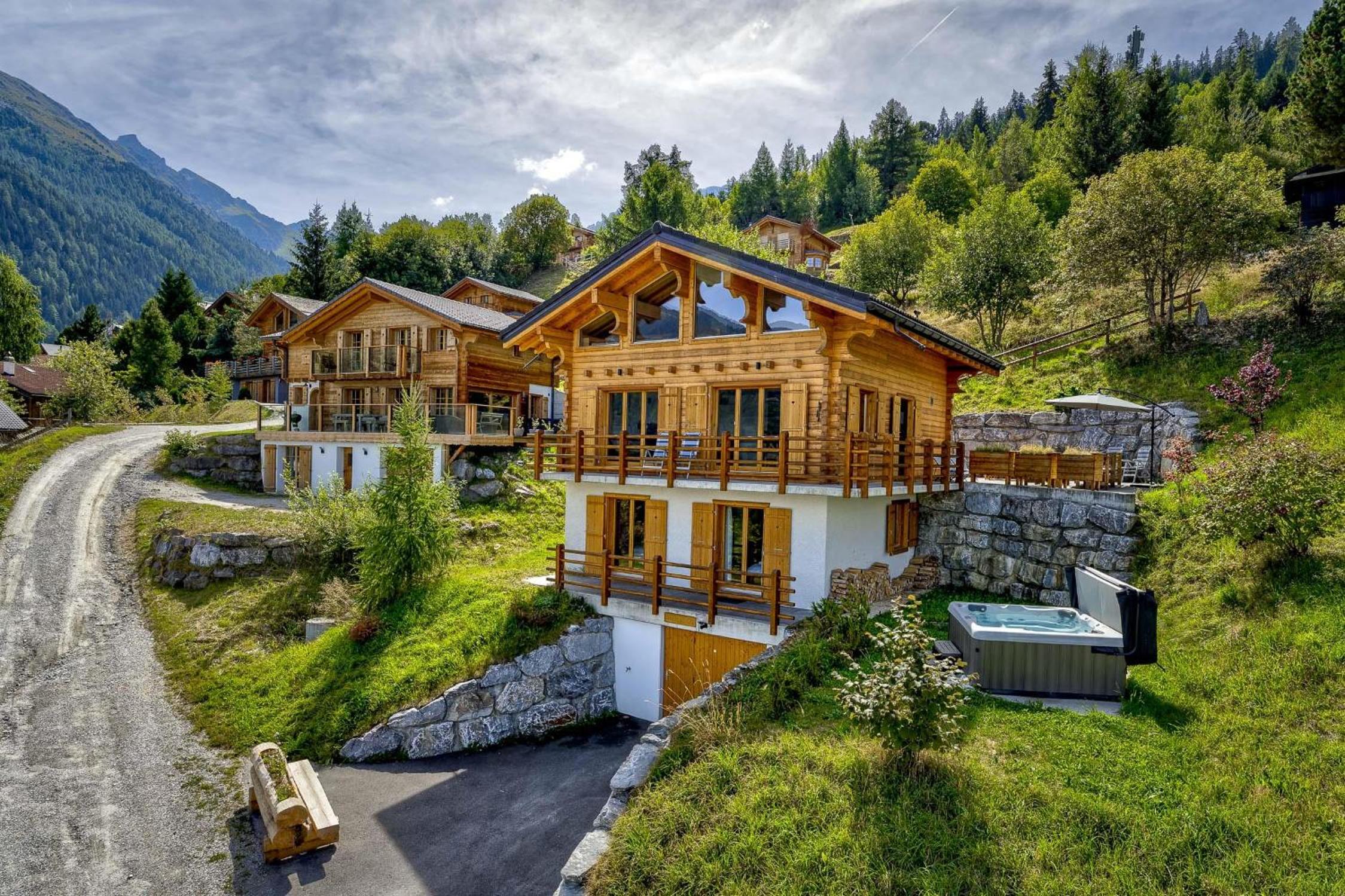 Chalet Snowfall - jacuzzi - views