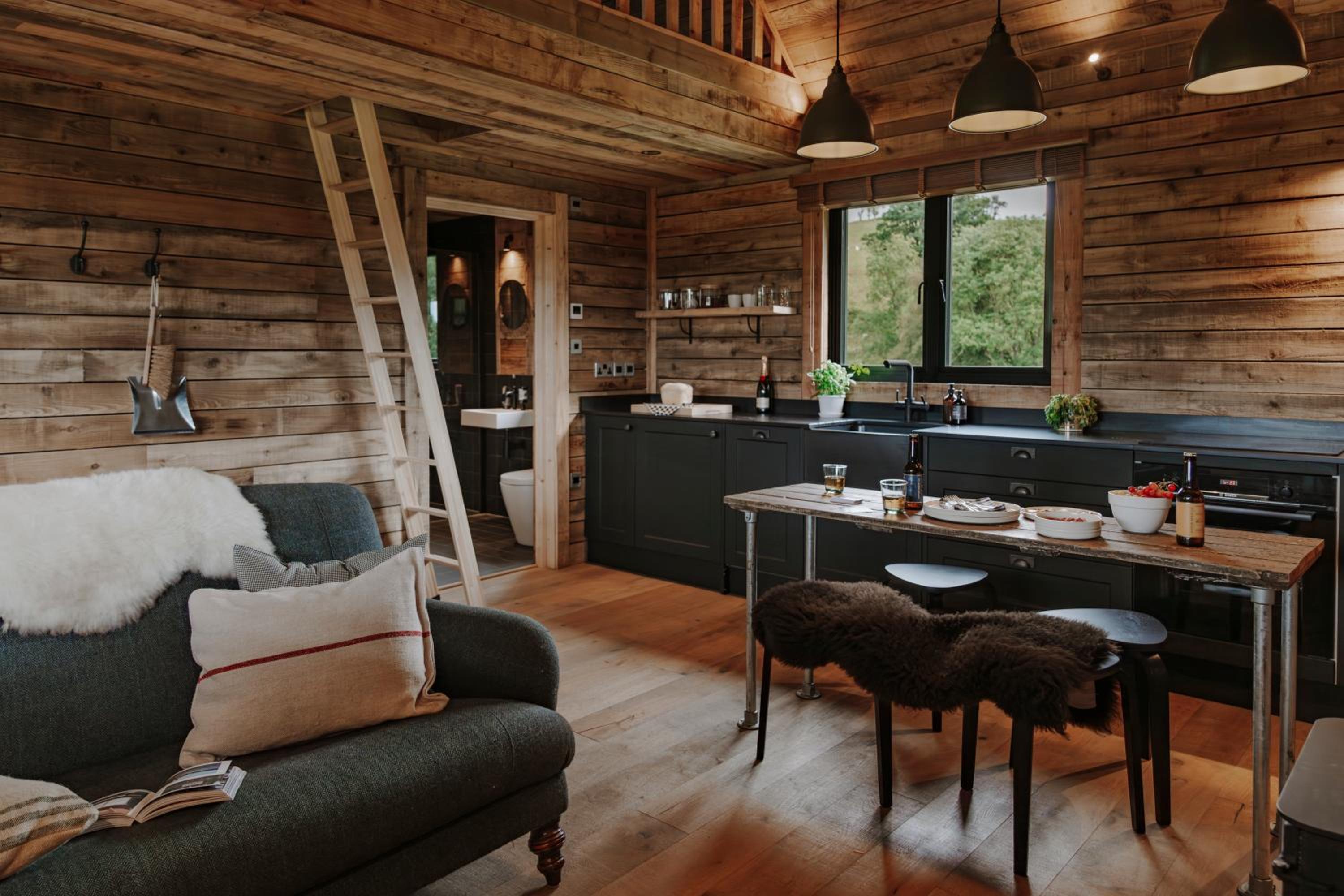 Woolly Wood Cabins - Bryn