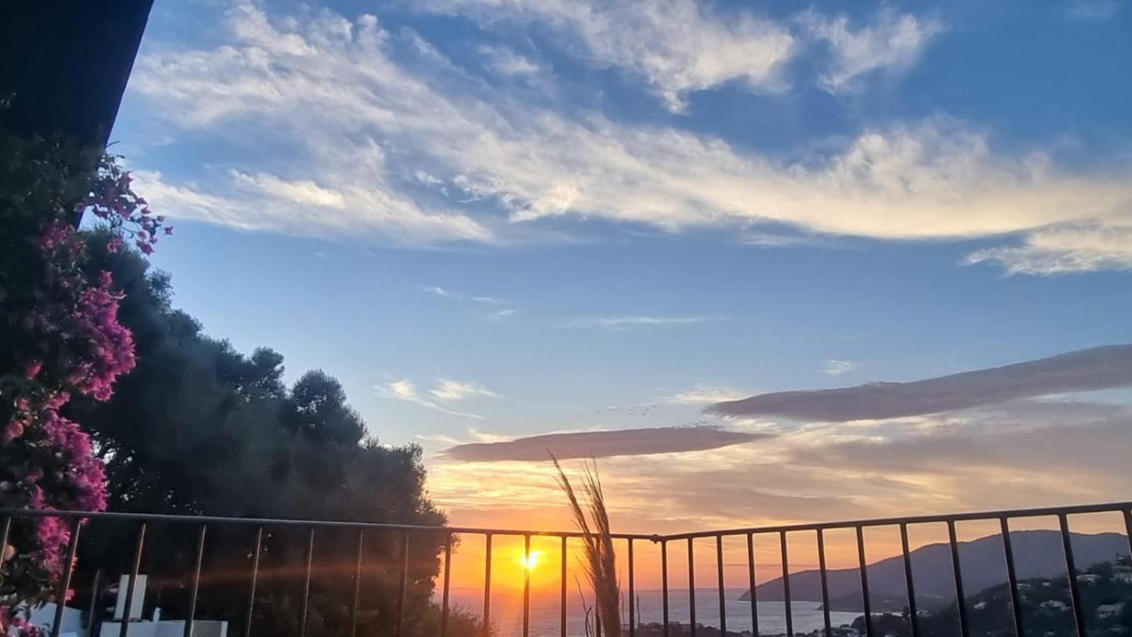 Villetta with heated pool and panoramic view view 4
