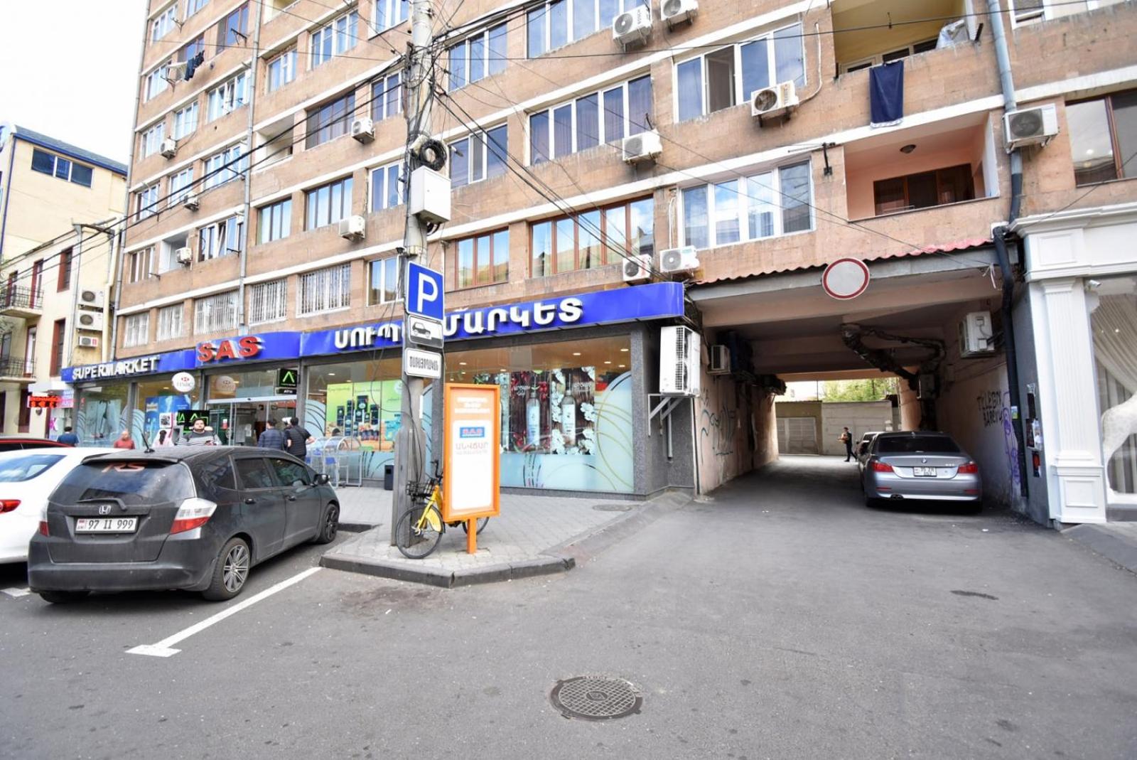 Mesrop Mashtots Avenue, 3 bedrooms Grand & Sunny apartment MA999