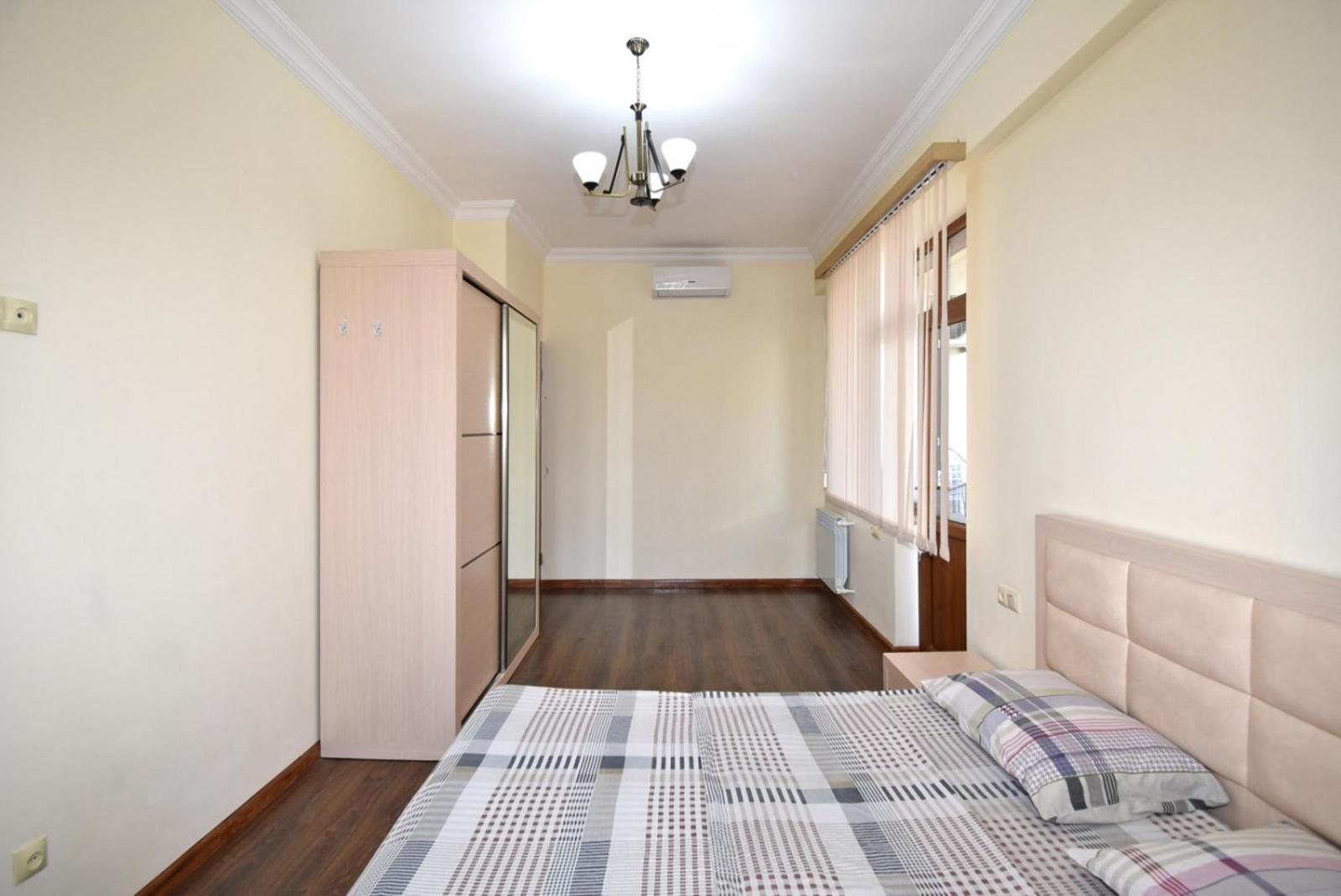 Mesrop Mashtots Avenue, 3 bedrooms Grand & Sunny apartment MA999