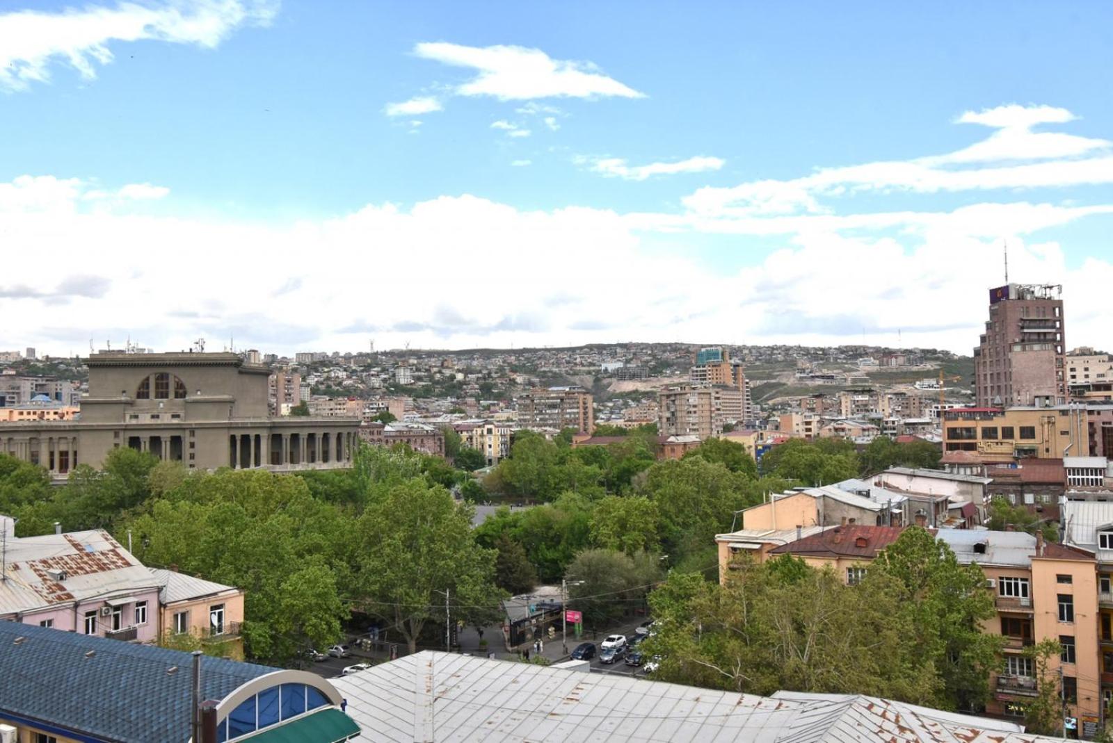 Mesrop Mashtots Avenue, 3 bedrooms Grand & Sunny apartment MA999
