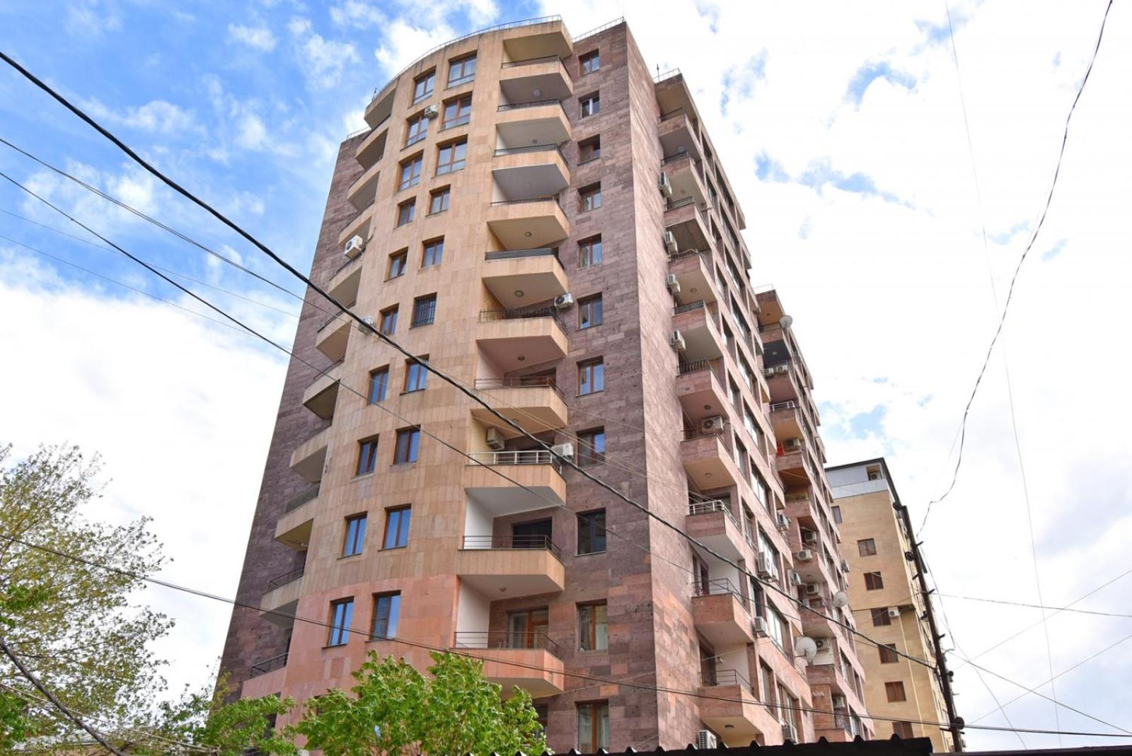 Mesrop Mashtots Avenue, 3 bedrooms Grand & Sunny apartment MA999