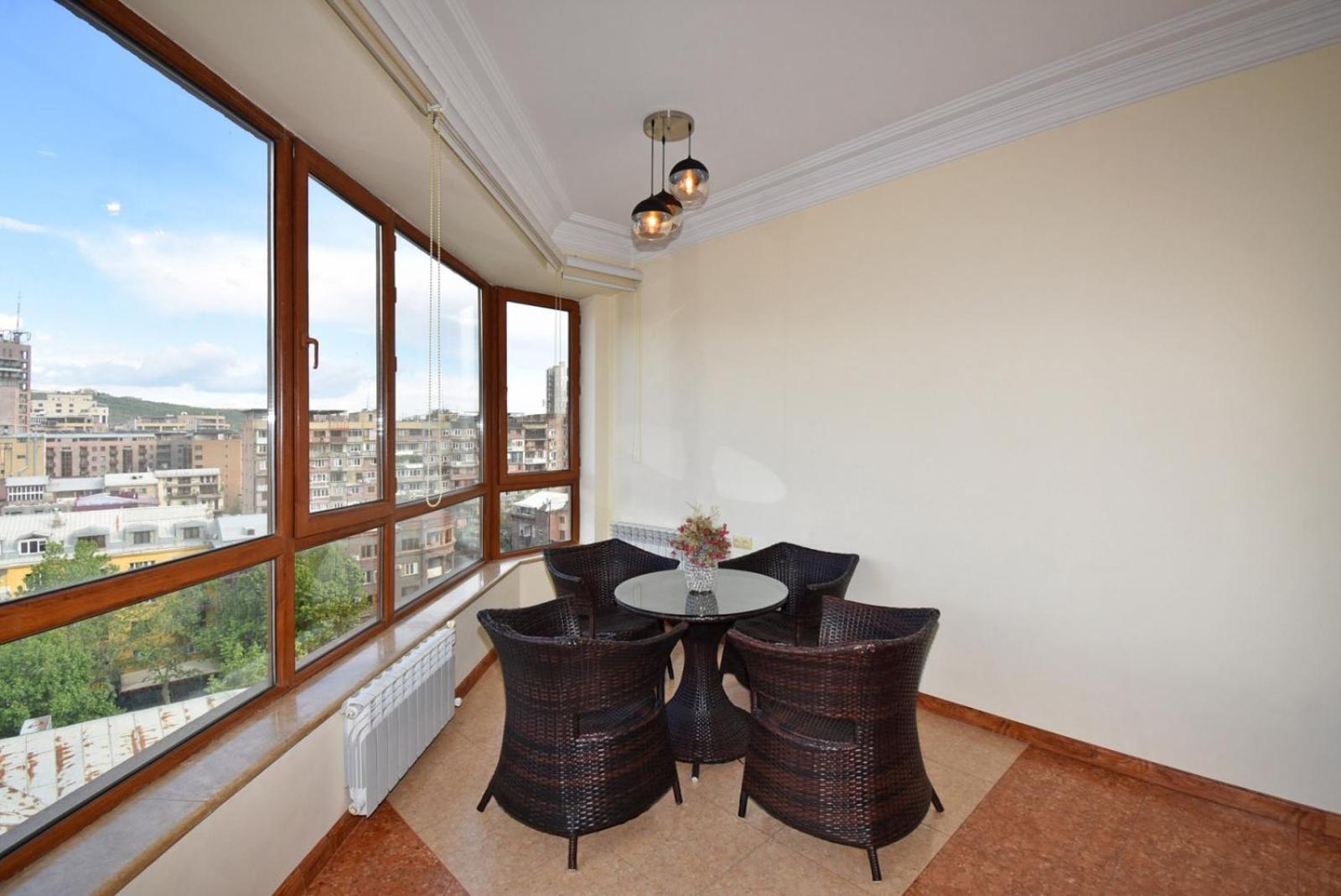 Mesrop Mashtots Avenue, 3 bedrooms Grand & Sunny apartment MA999