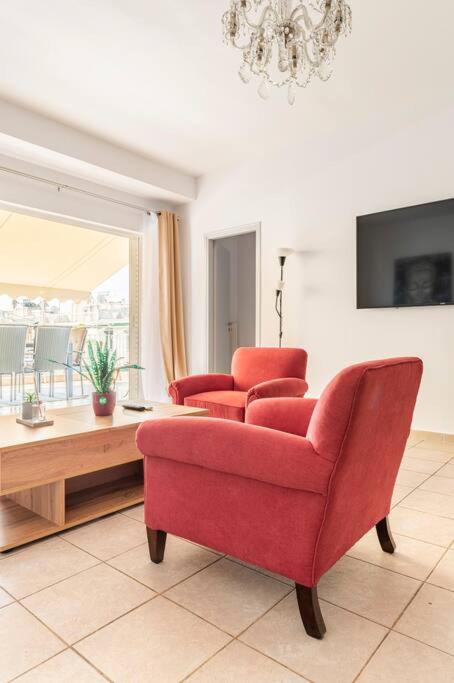 3BDR Penthouse -w/huge Balcony and hot tub-Jacuzzi