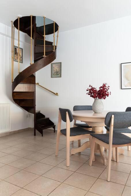 3BDR Penthouse -w/huge Balcony and hot tub-Jacuzzi