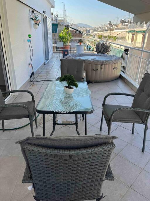 3BDR Penthouse -w/huge Balcony and hot tub-Jacuzzi