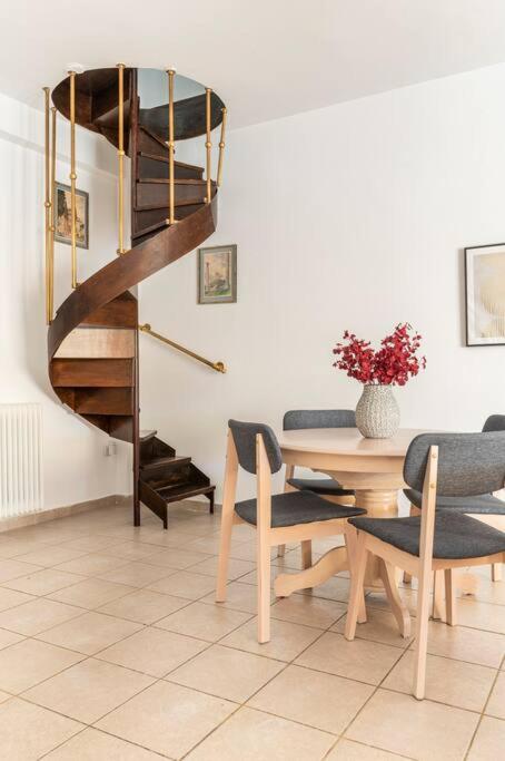 3BDR Penthouse -w/huge Balcony and hot tub-Jacuzzi