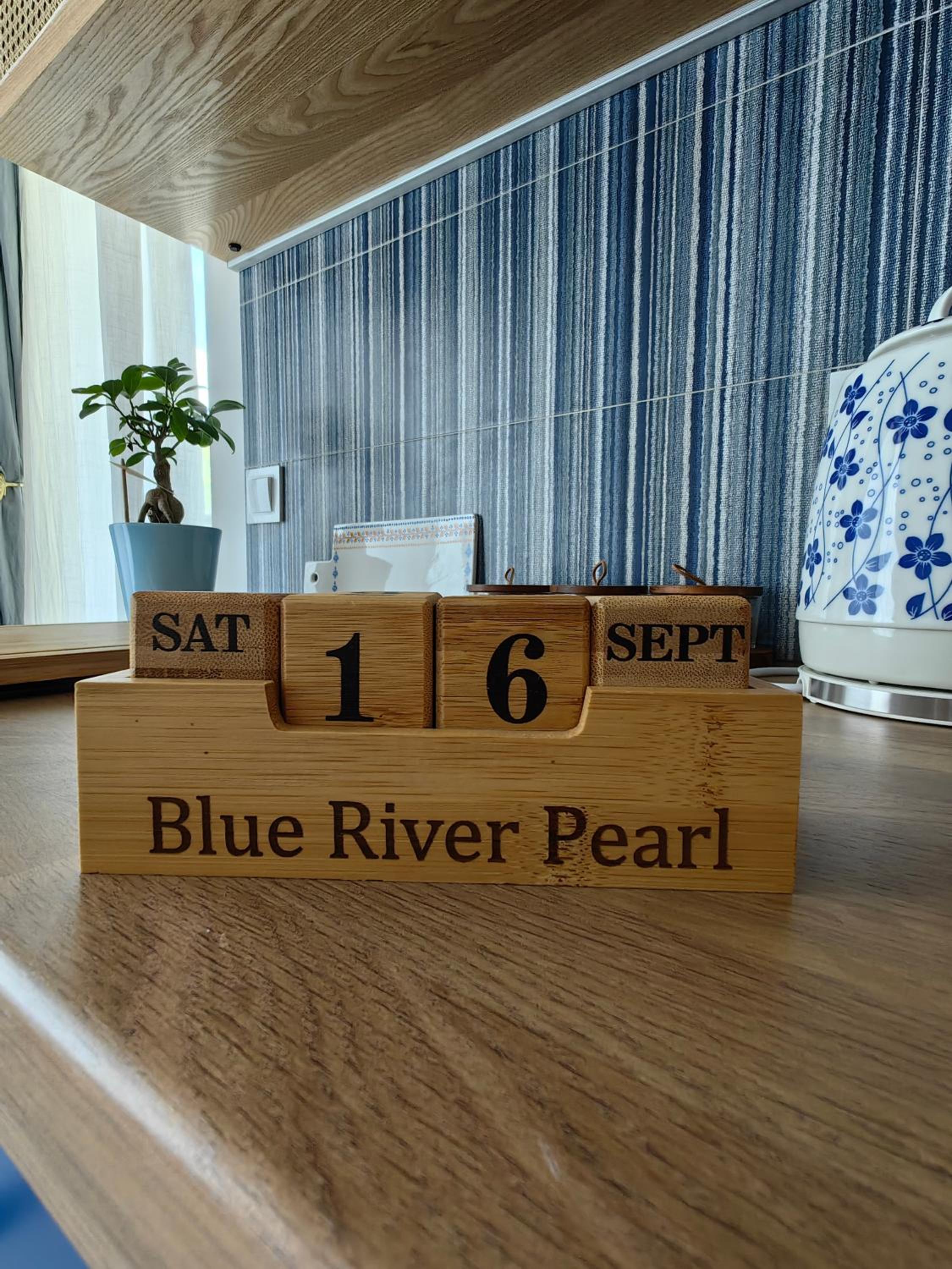 Royal Blue River Pearl