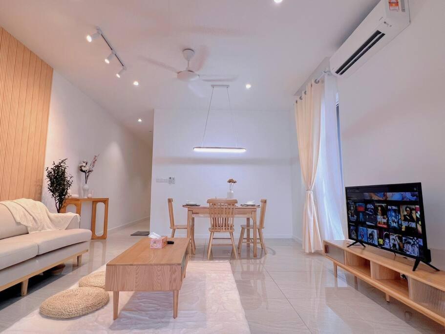 KL Tower View @ Quill Residence, Walking Distance to LRT & Monorail Near Quill City Mall