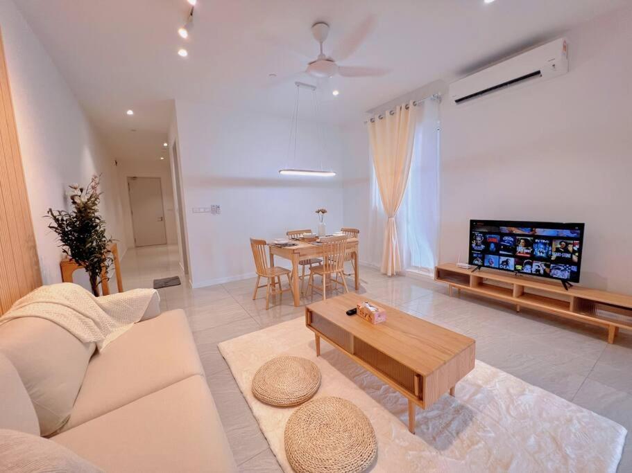 KL Tower View @ Quill Residence, Walking Distance to LRT & Monorail Near Quill City Mall