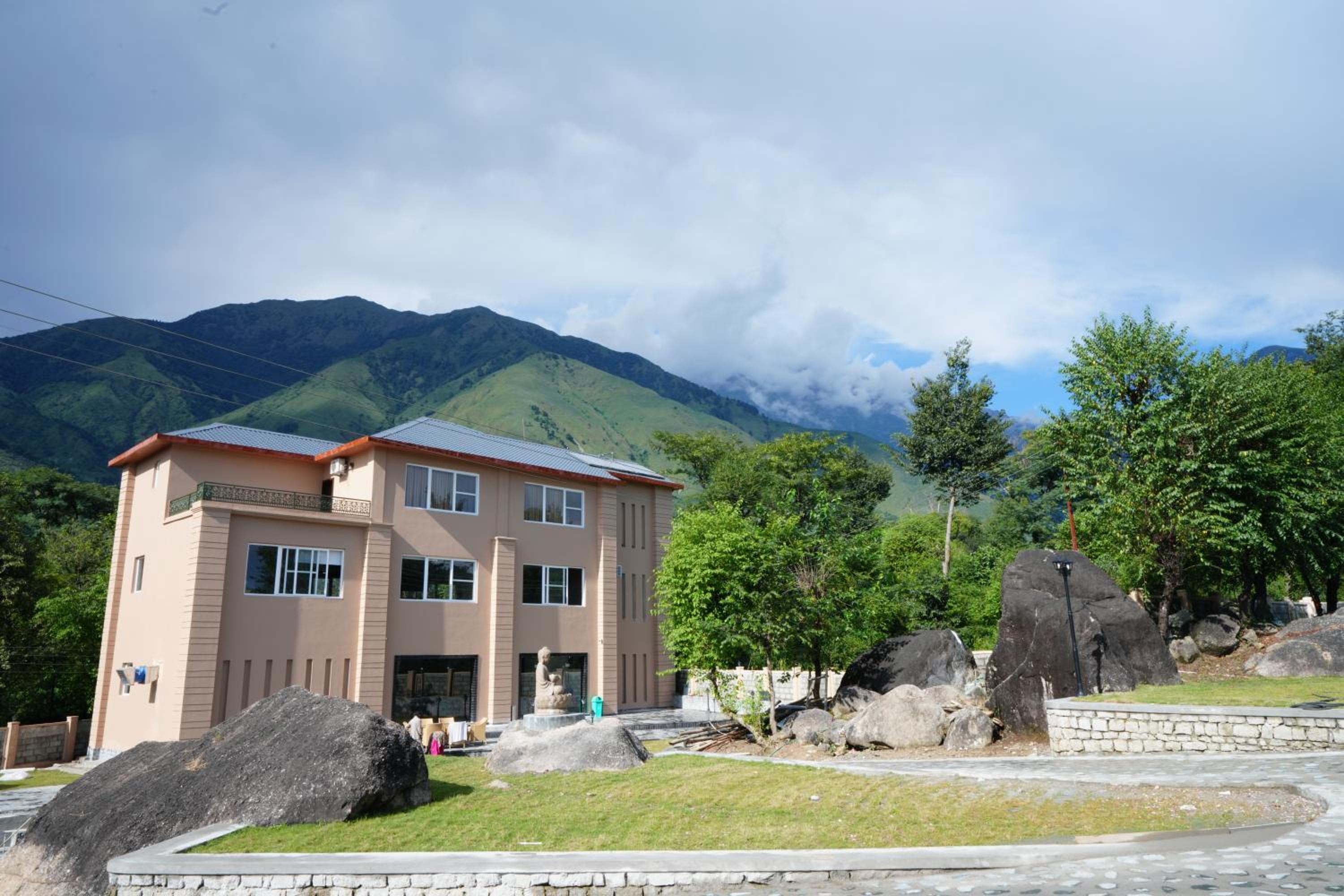 Antaraal Resort & Spa - Wellness & Family Retreat, Dharamshala view 4