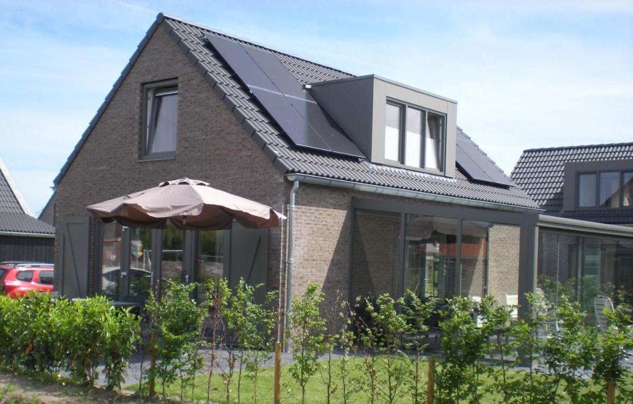 Bungalow 71 op Recreatiepark De Wielen view 2