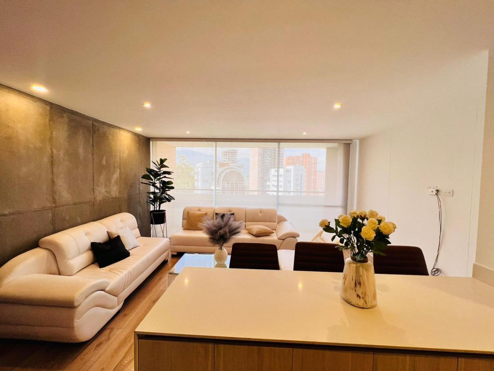 Apto Medellin, Poblado