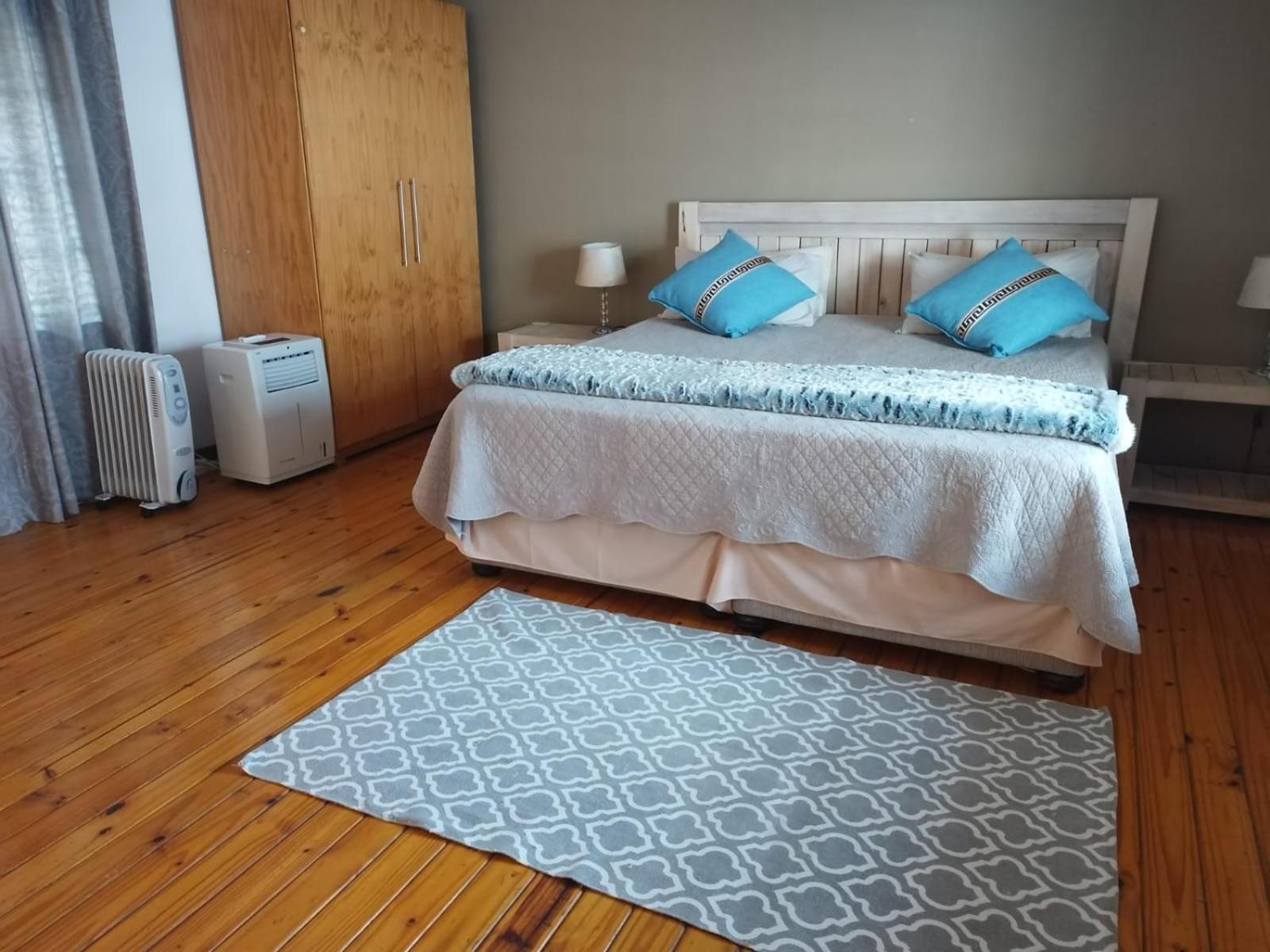 Six Valk Avenue Guest House