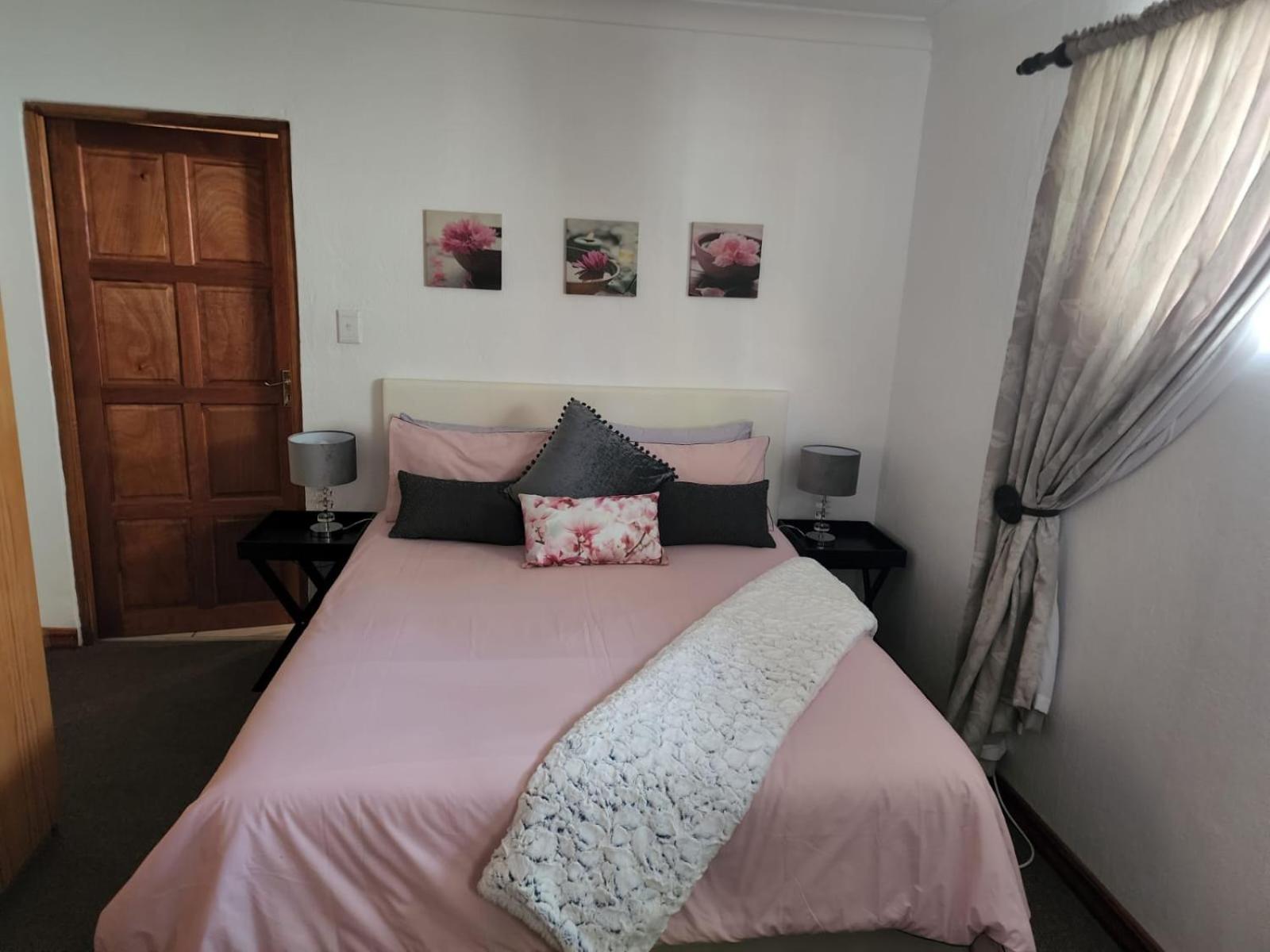 Six Valk Avenue Guest House