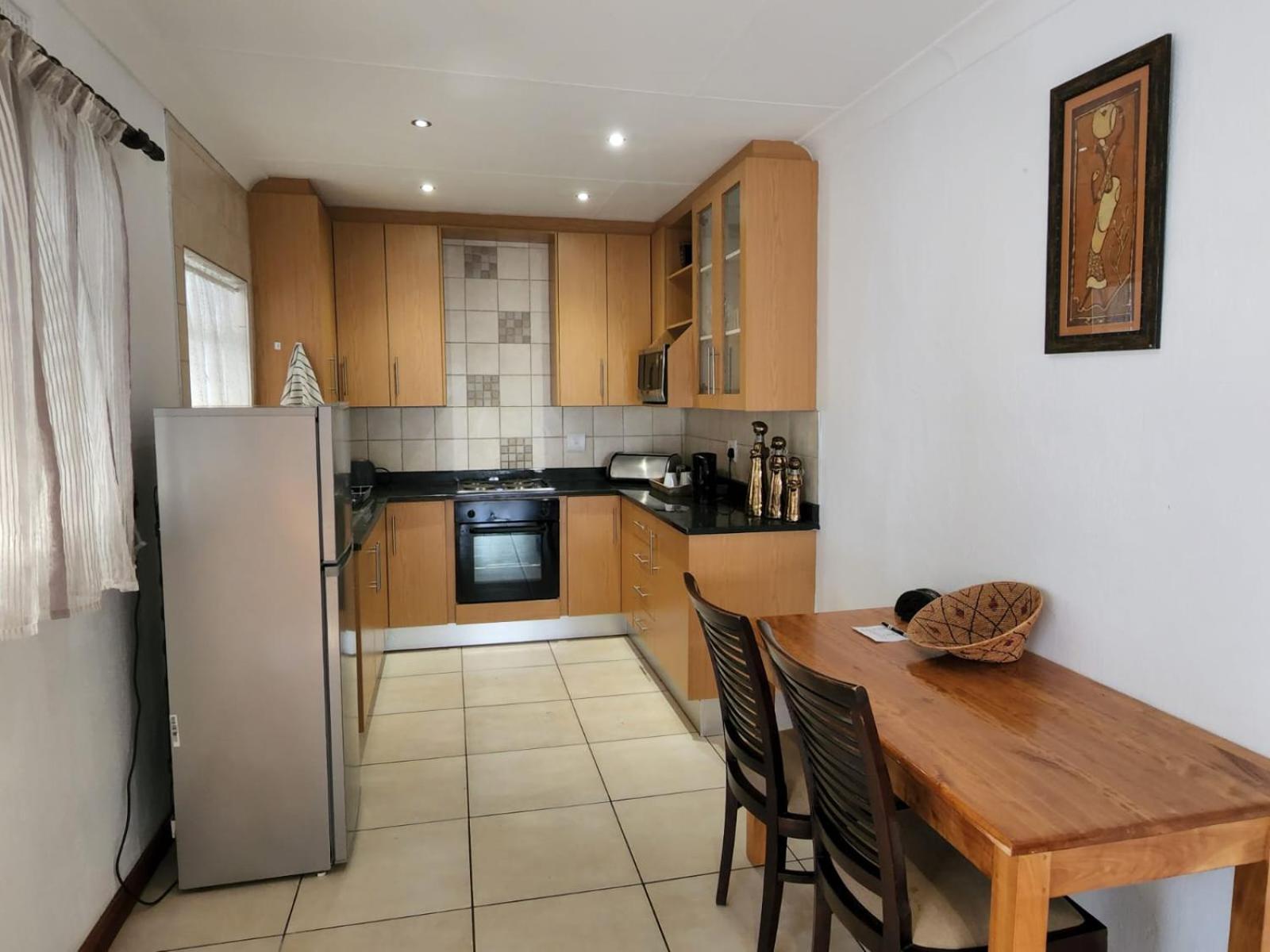 Six Valk Avenue Guest House
