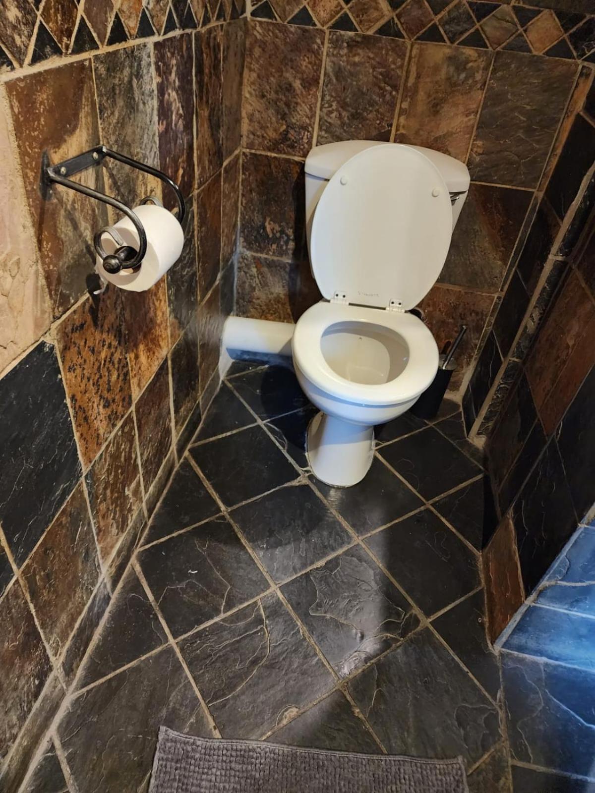 Six Valk Avenue Guest House