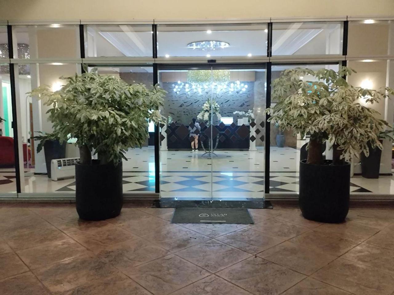 Nearby Airport T3 at Stamford Mckinley hill few walk to Venice Piazza T116F view 2