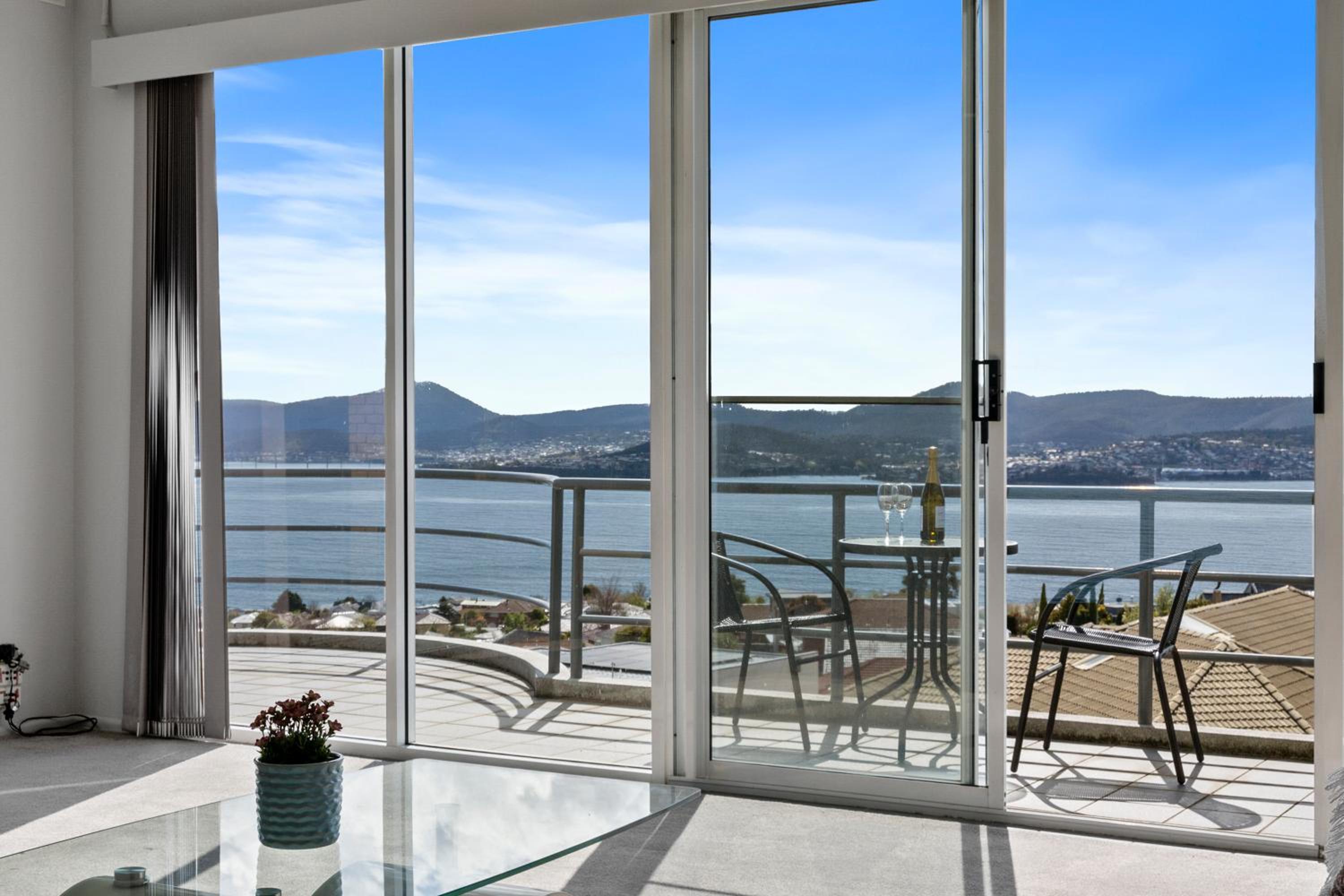Super nice house with luxury sea view - shared house