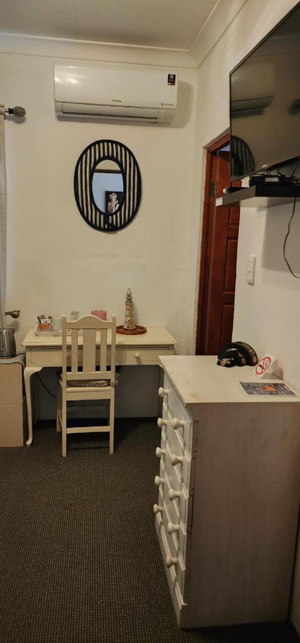Six Valk Avenue Guest House