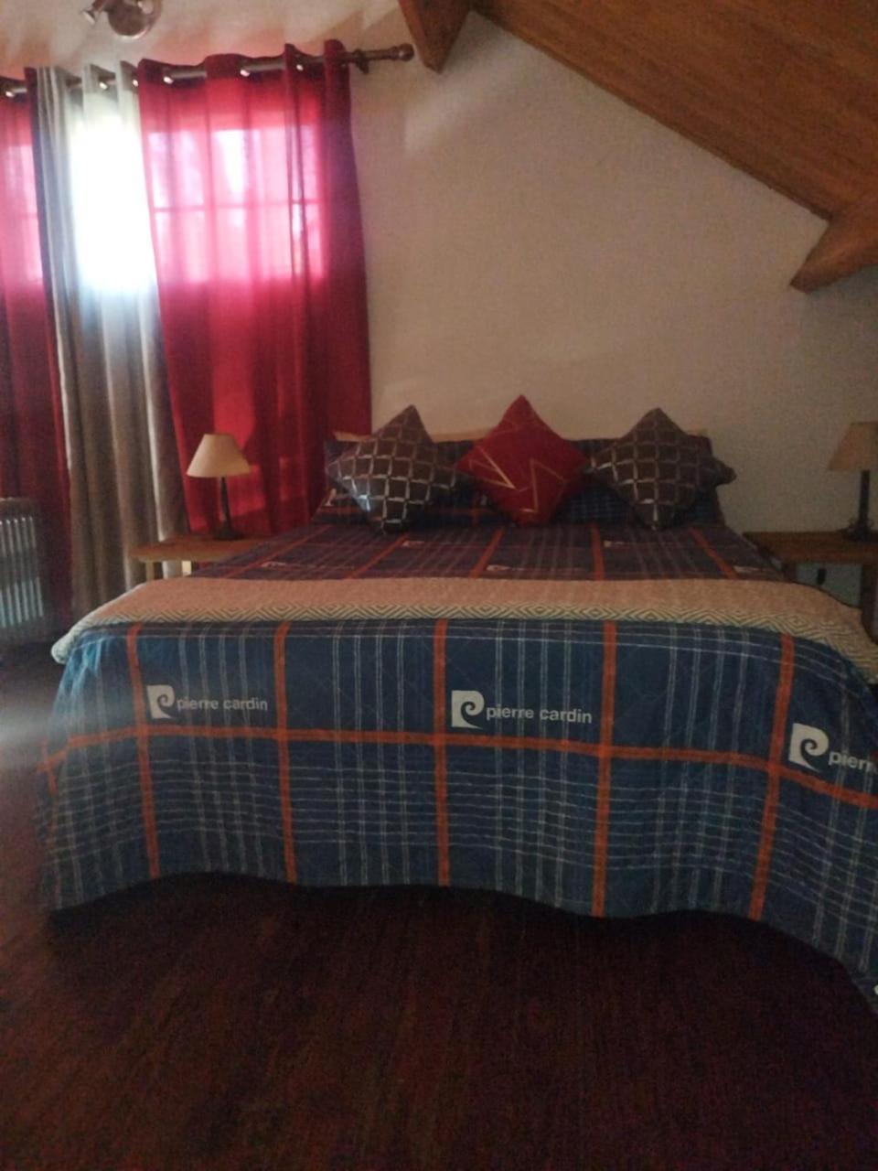 Six Valk Avenue Guest House