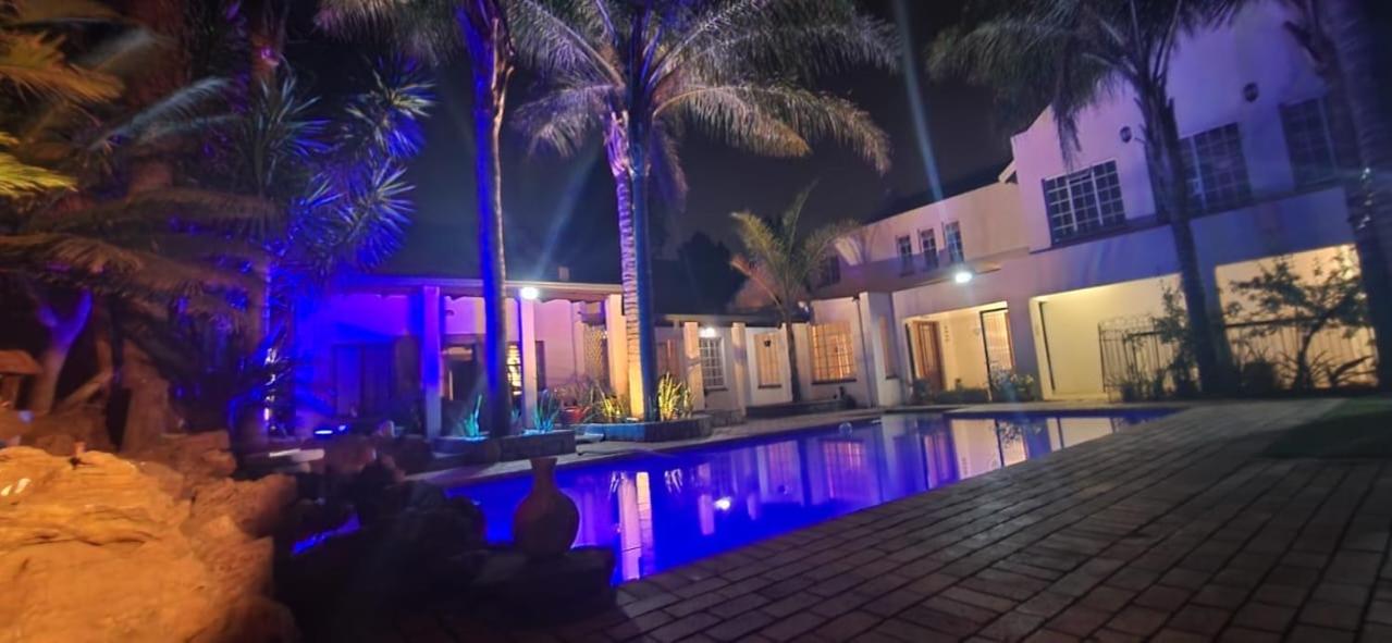 Six Valk Avenue Guest House
