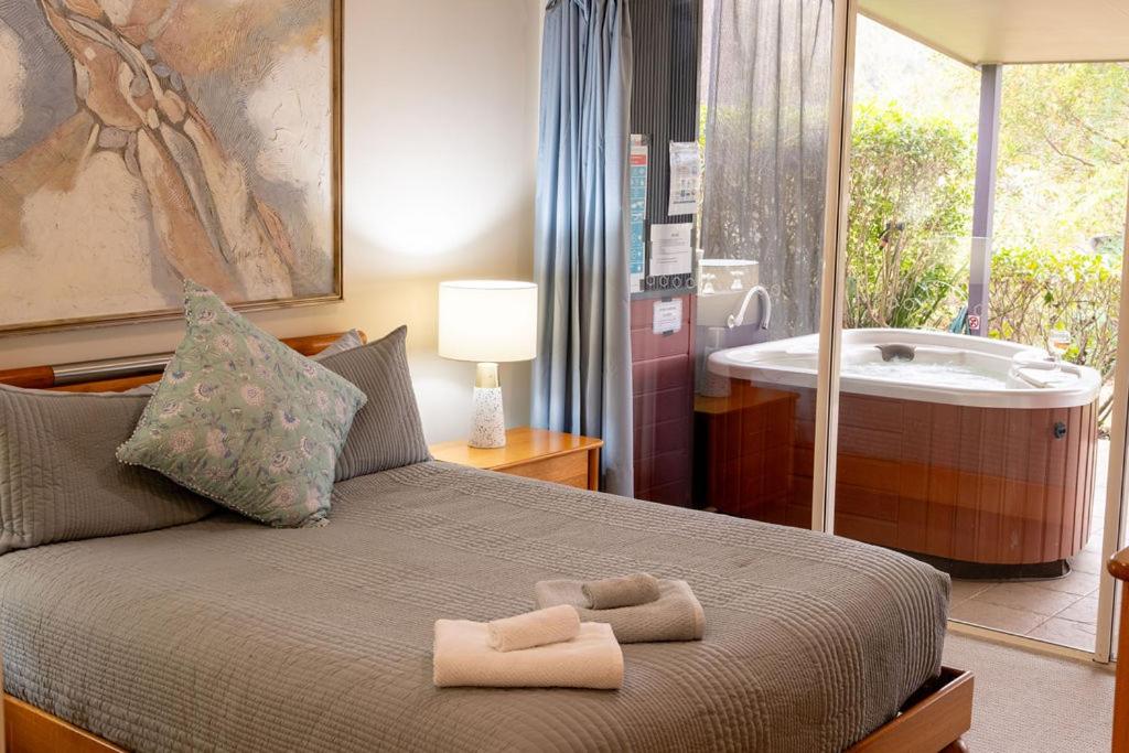 Lake Russell Lakeside Retreat