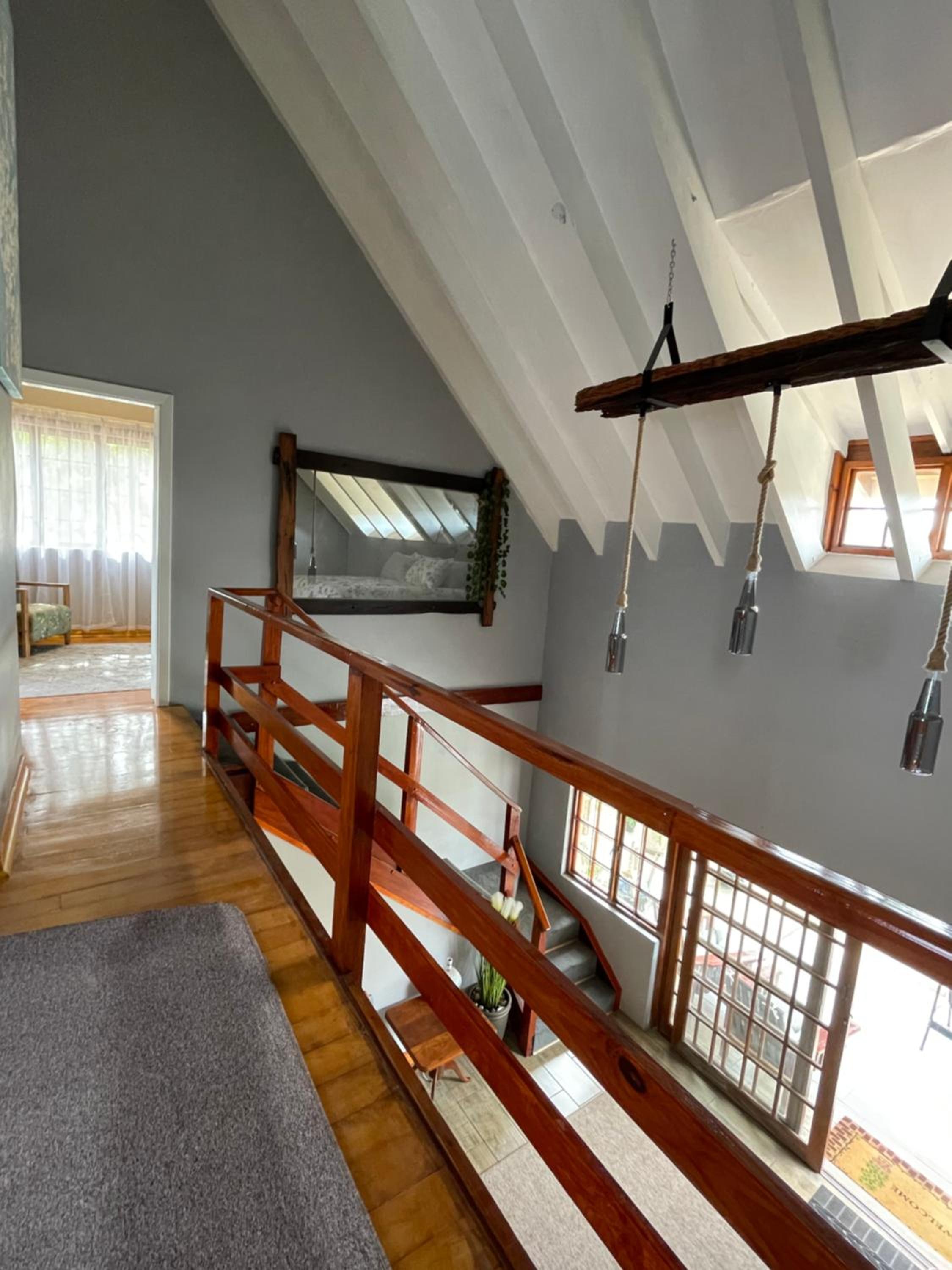 OAK HOUSE, Entire holiday home, Self catering, fully equipped, double storey, 3 bedroom, 2 bathroom, outside entertainment, Braai area, 300sqm home view 2