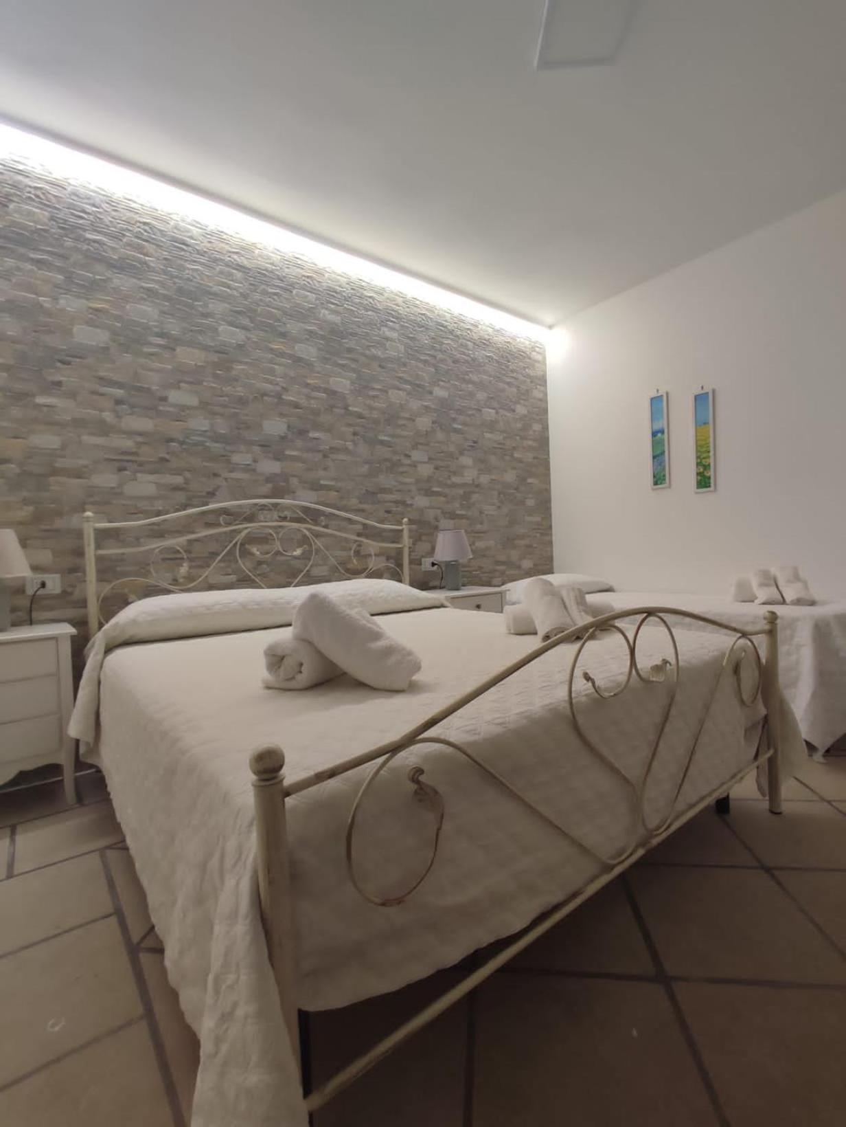 Villa Vetti - Exclusive Garden & Pool Retreat