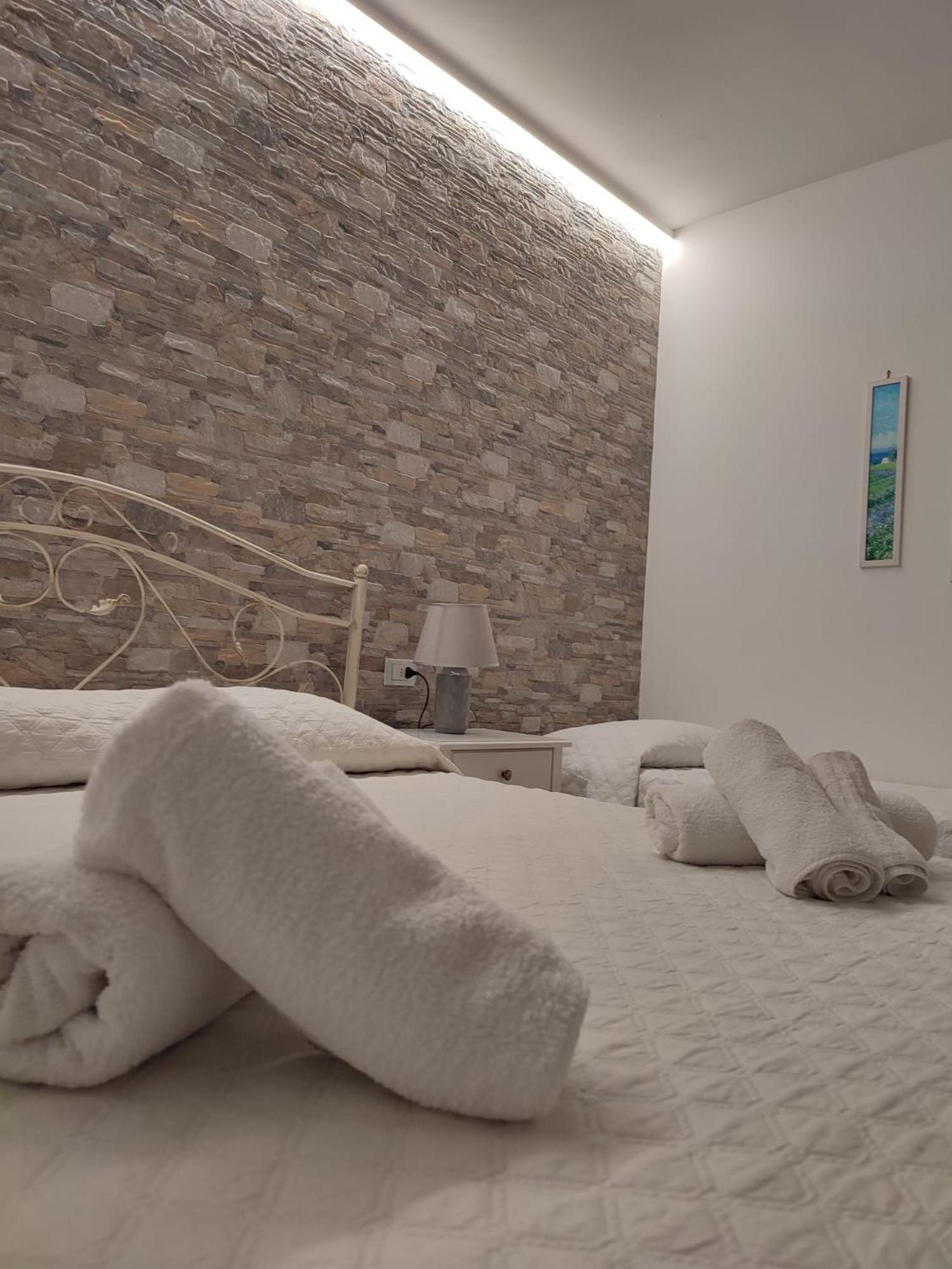 Villa Vetti - Exclusive Garden & Pool Retreat
