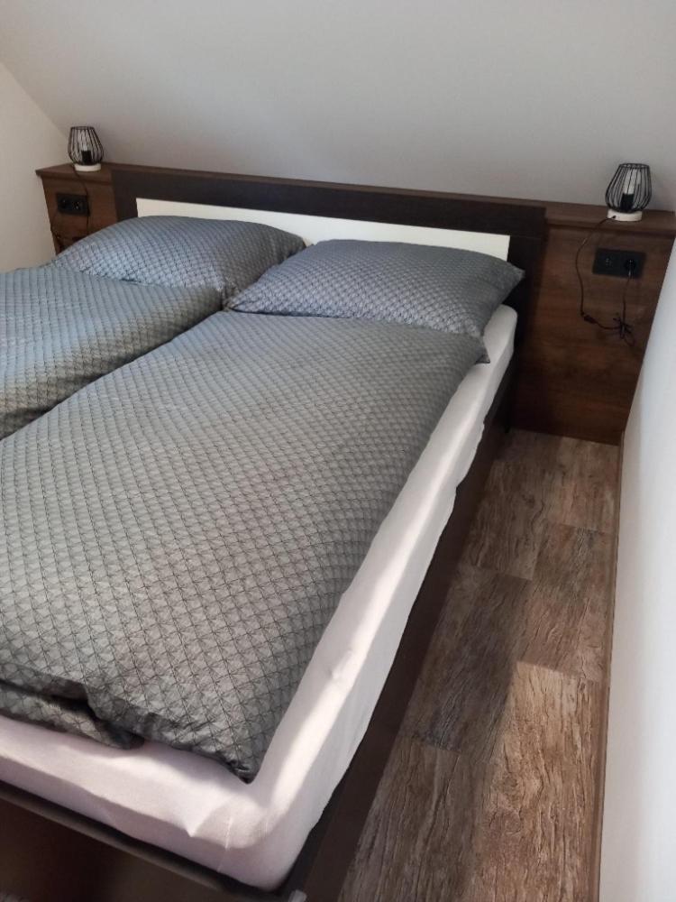 Chatička pod Lysou