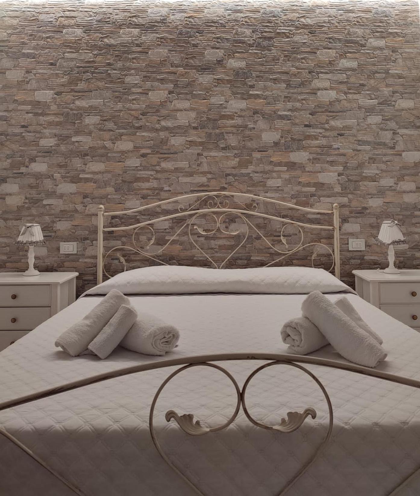 Villa Vetti - Exclusive Garden & Pool Retreat