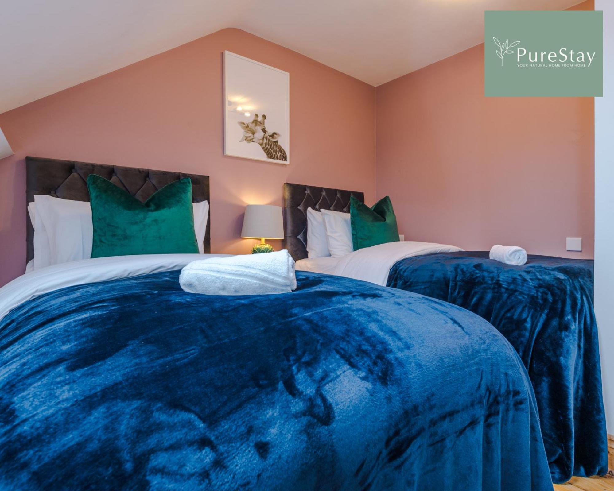 Incredible 5 Bedroom House with 7 actual Beds By PureStay - 3 min walk to Central Bath view 4