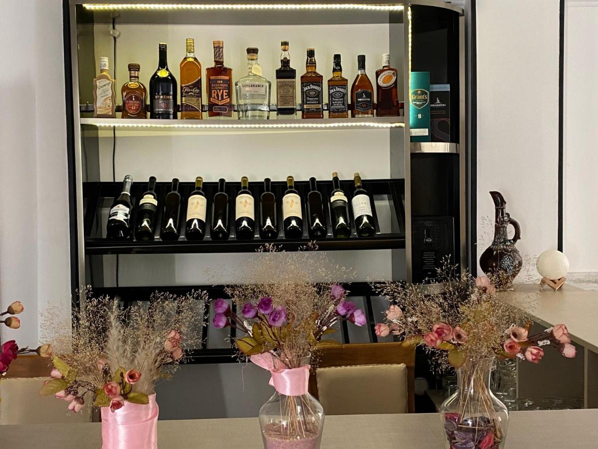 bar