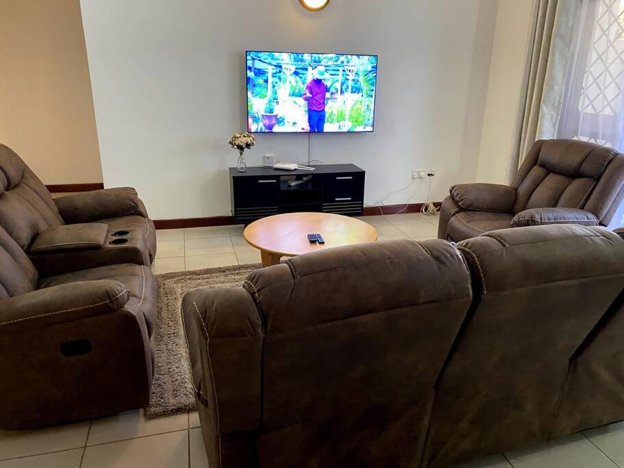 Pacho- All en-suite 2br view 5