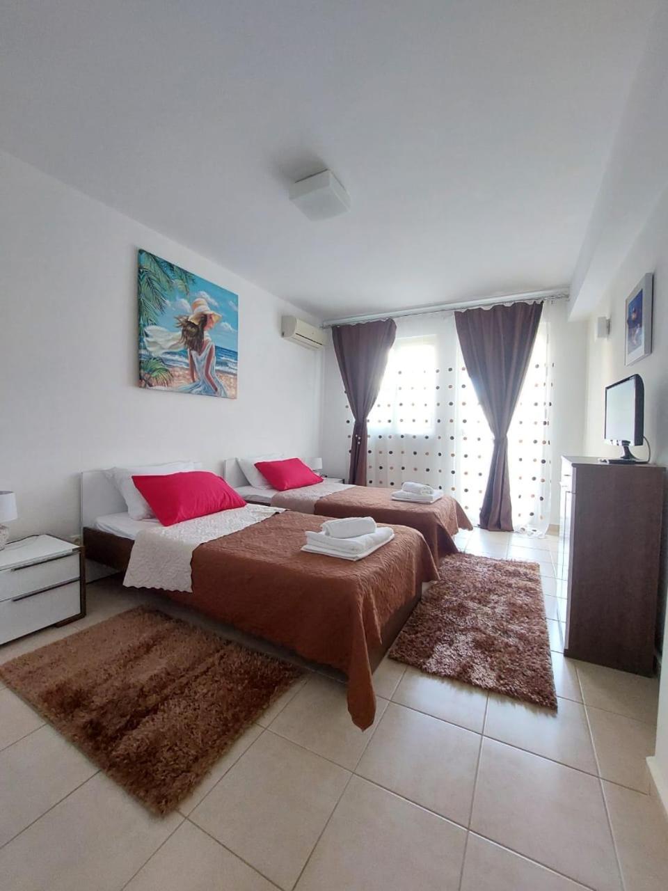 Infinity Night Villa