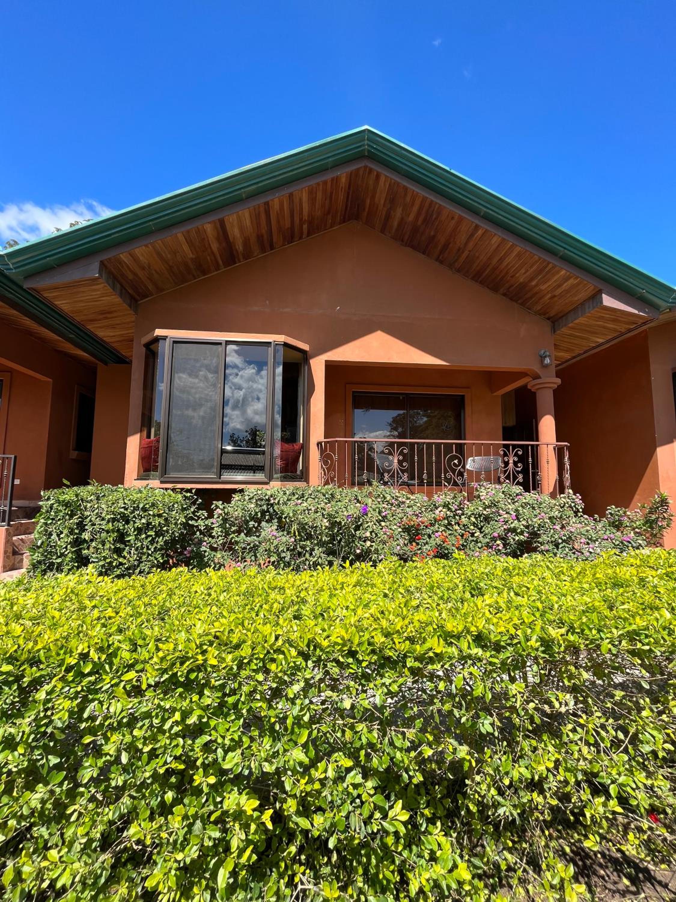 TucanTico Lodge - Monteverde