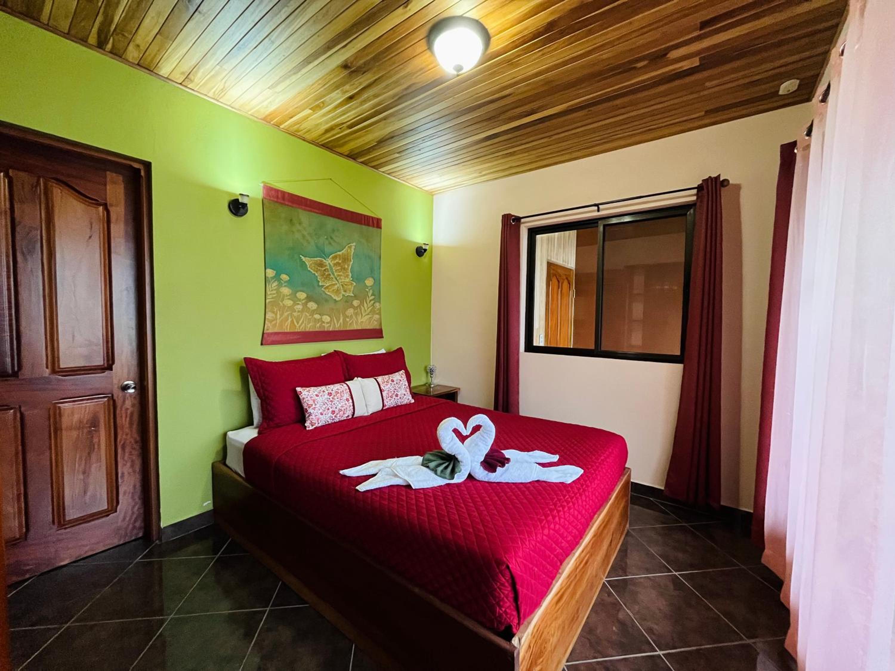 TucanTico Lodge - Monteverde