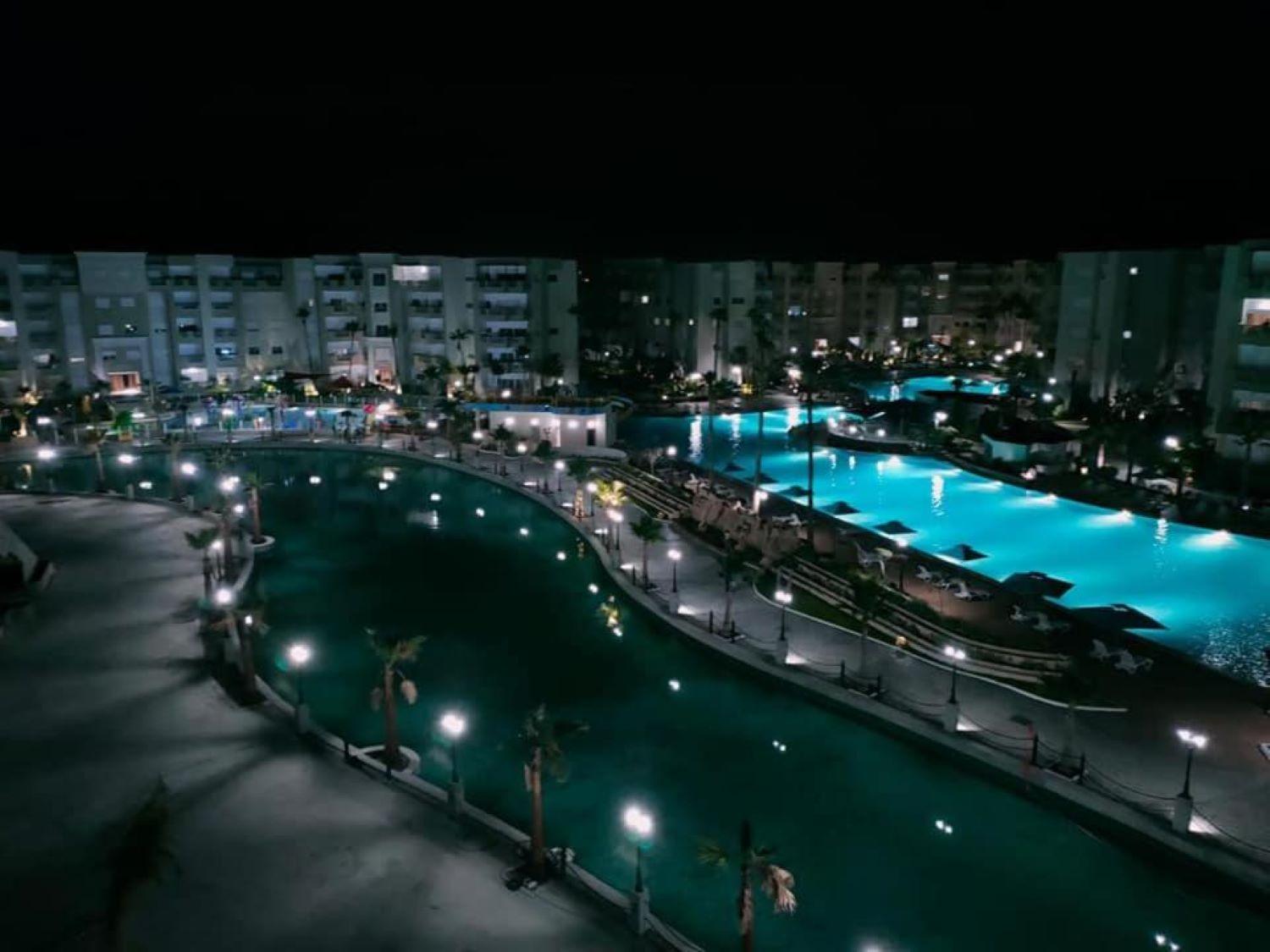 Super appartement avec 5 piscines en résidence