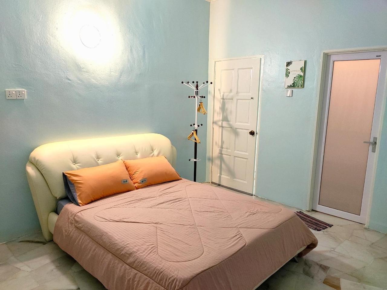 Kapar Homestay@Master Room/Private Bathroom/Private Car Park/1-2pax photo 1