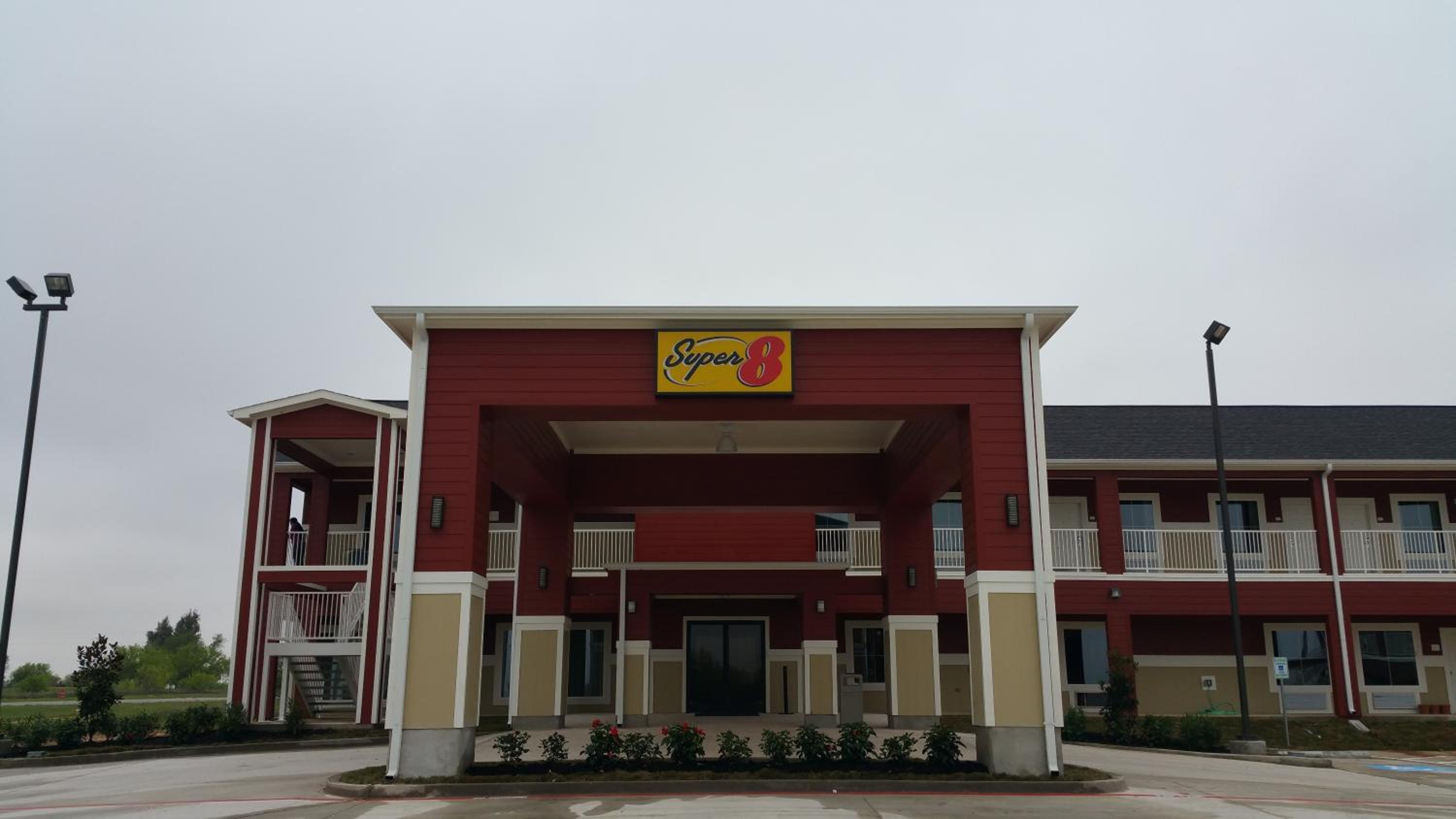 Super 8 by Wyndham Carrizo Springs