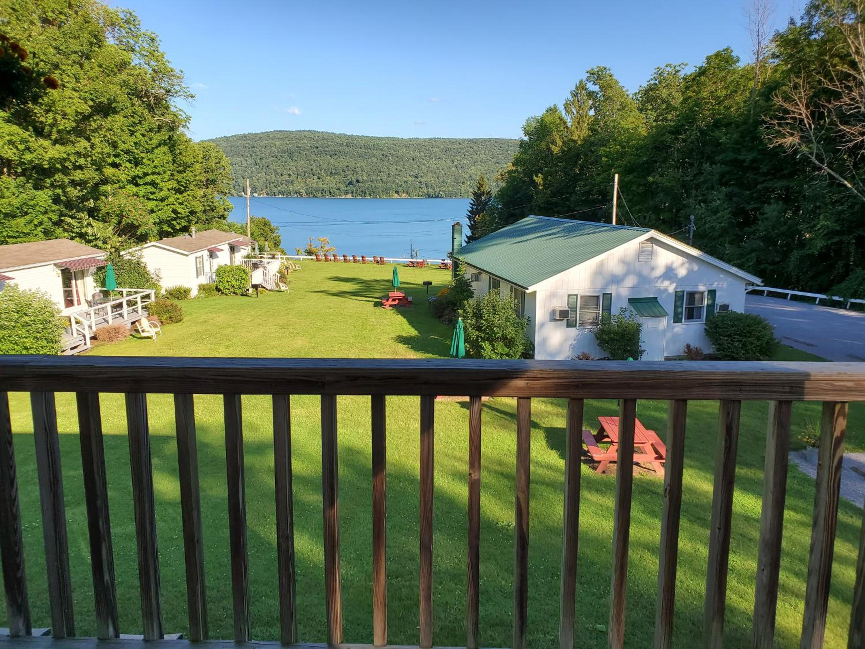 Lake View Motel
