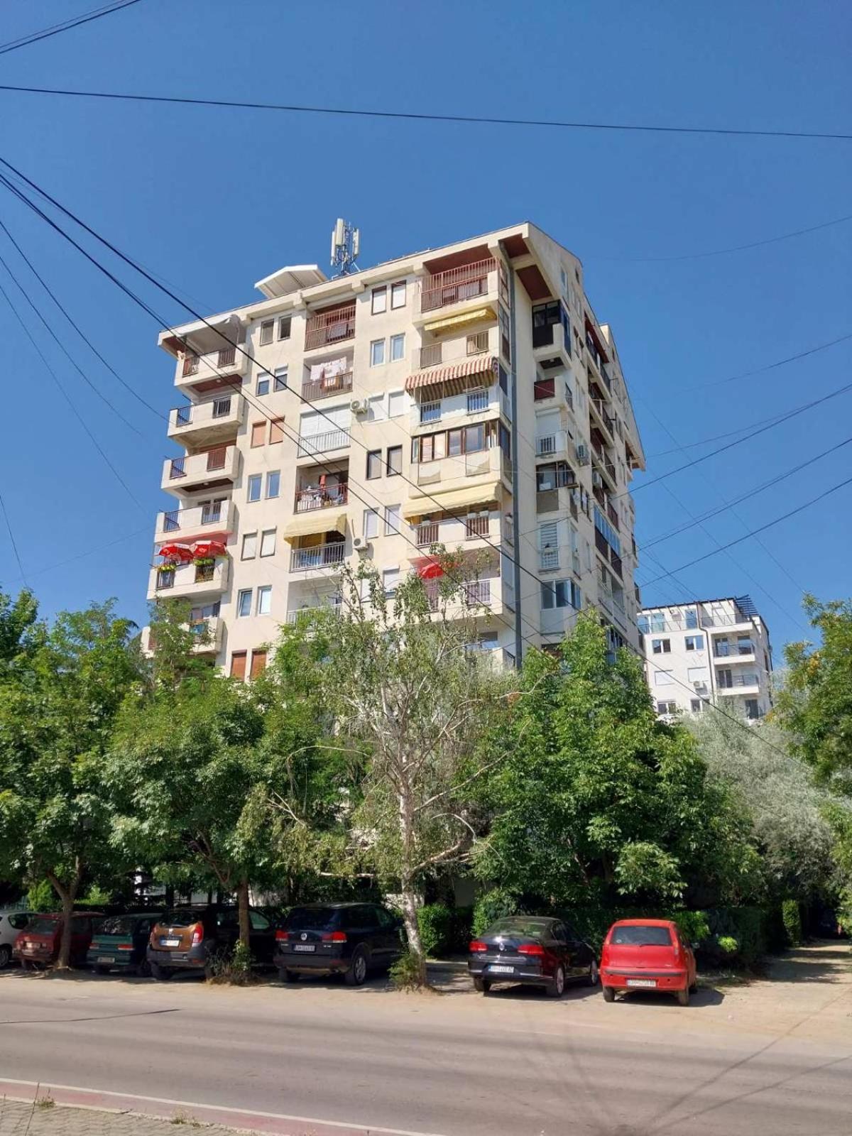 Charming & Spacious 2 Bedroom Apartment with a Gorgeous 8th-floor view
