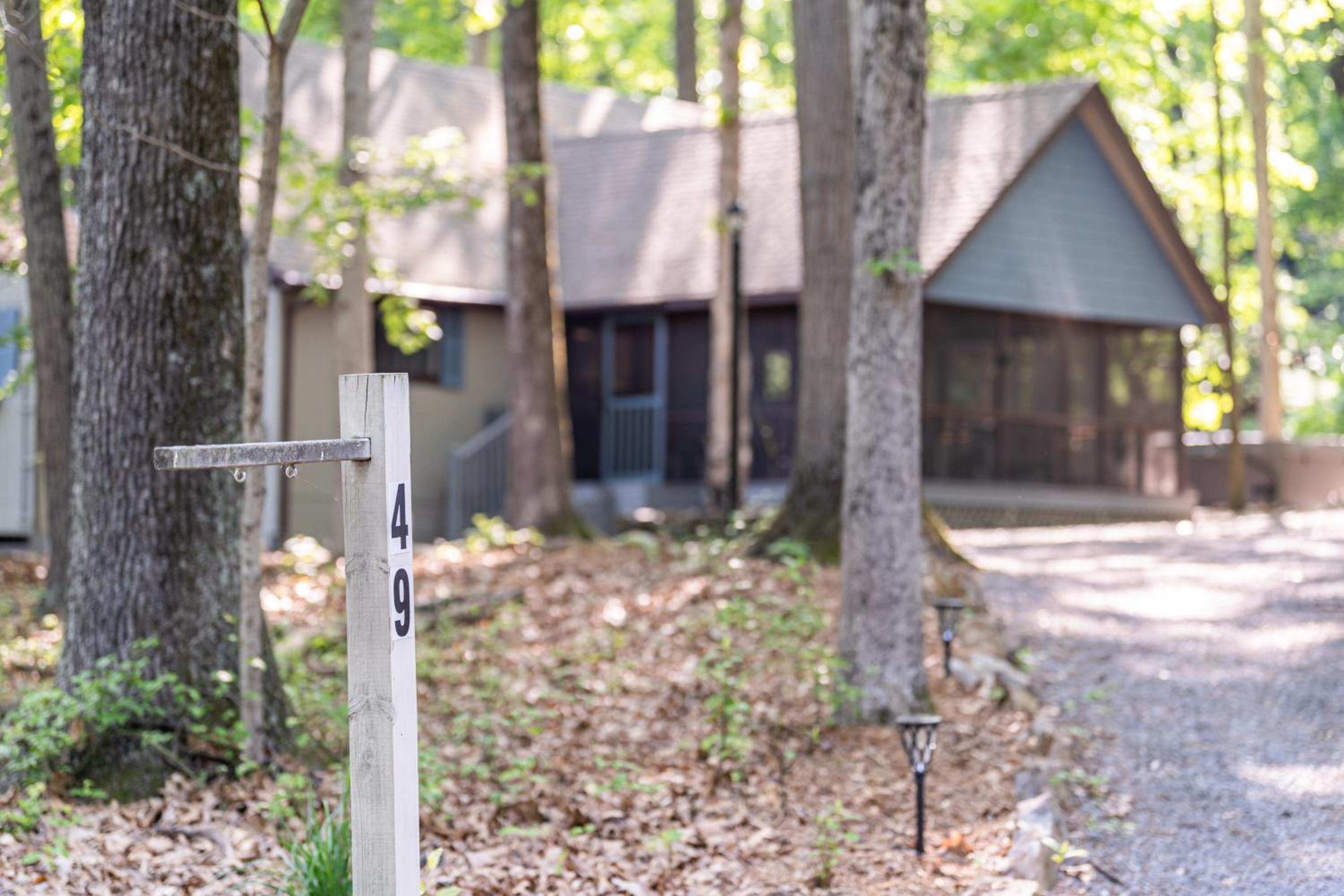 Hotel Modern Cabin W/hot Tub & Fire Pit!