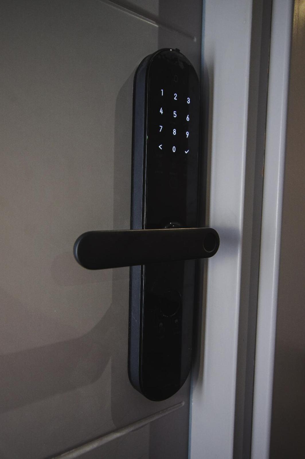 Himson Beige Apartment Self Check-in near Airport & Mall view 2