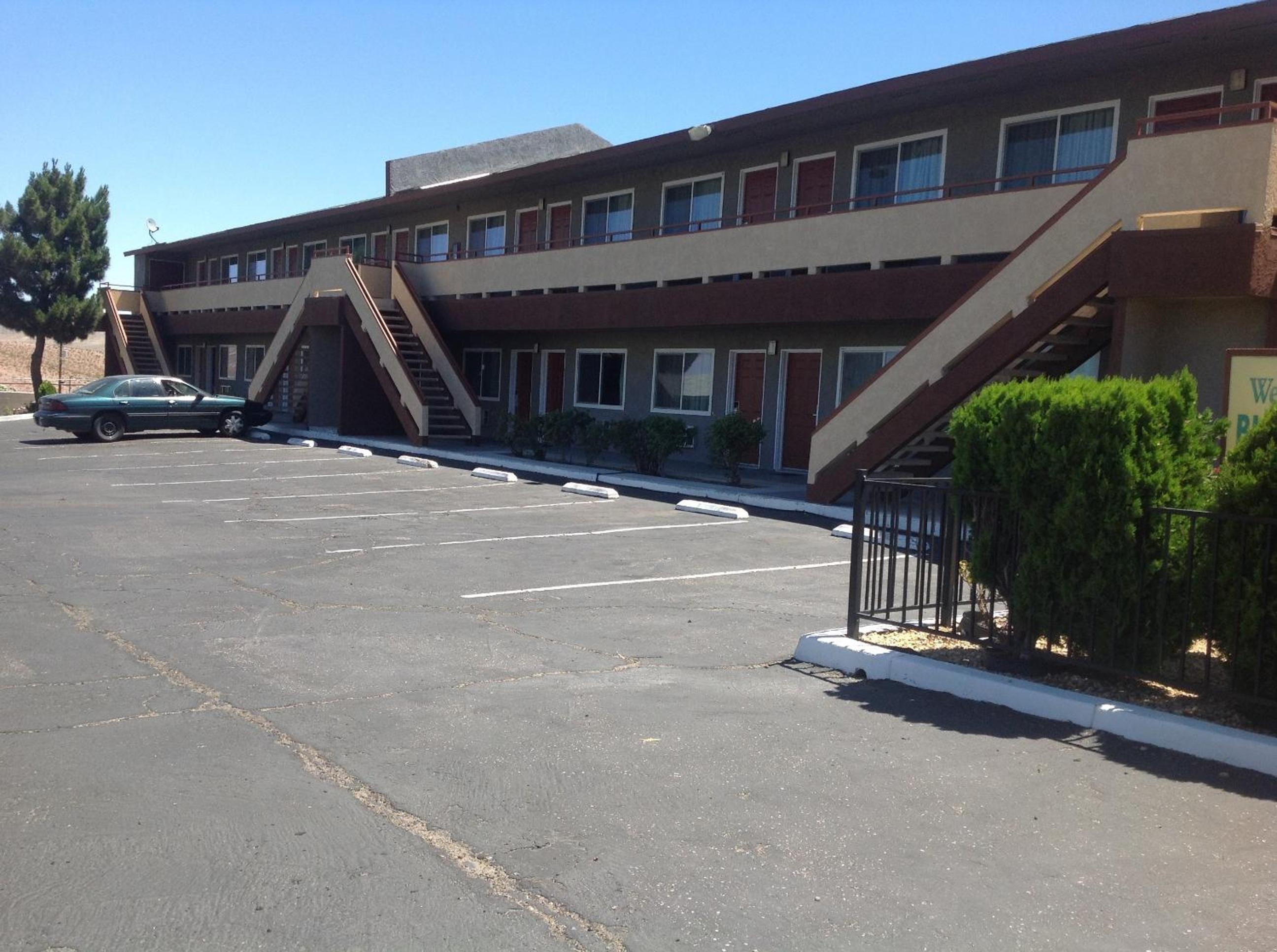 Barstow Vacations - Budget Inn - Property Image 5