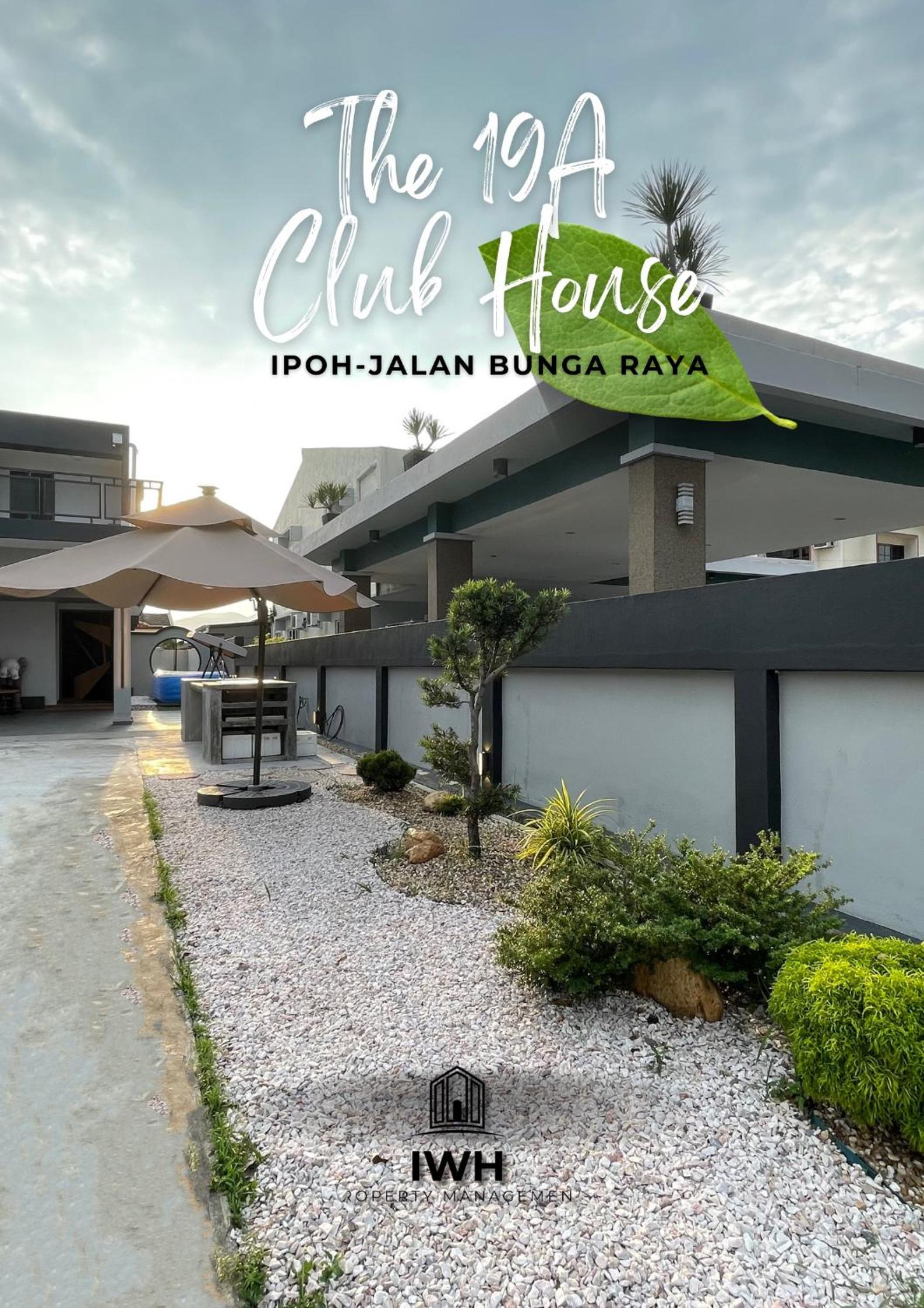Ipoh 19A Villa for 12pax 6 Carpark with BBQ by IWH