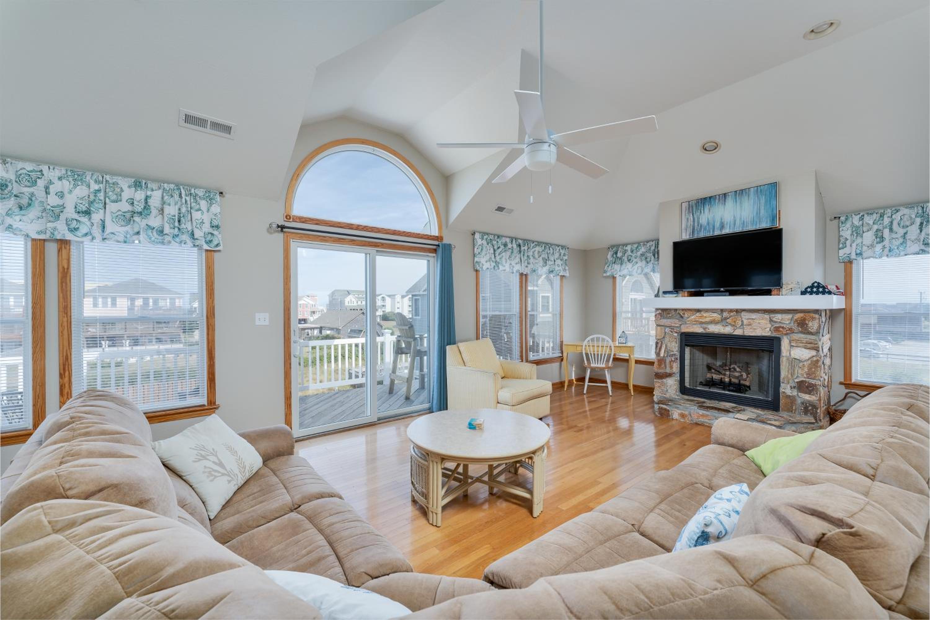 5205 - A Little Bit of Sunshine by Resort Realty view 4