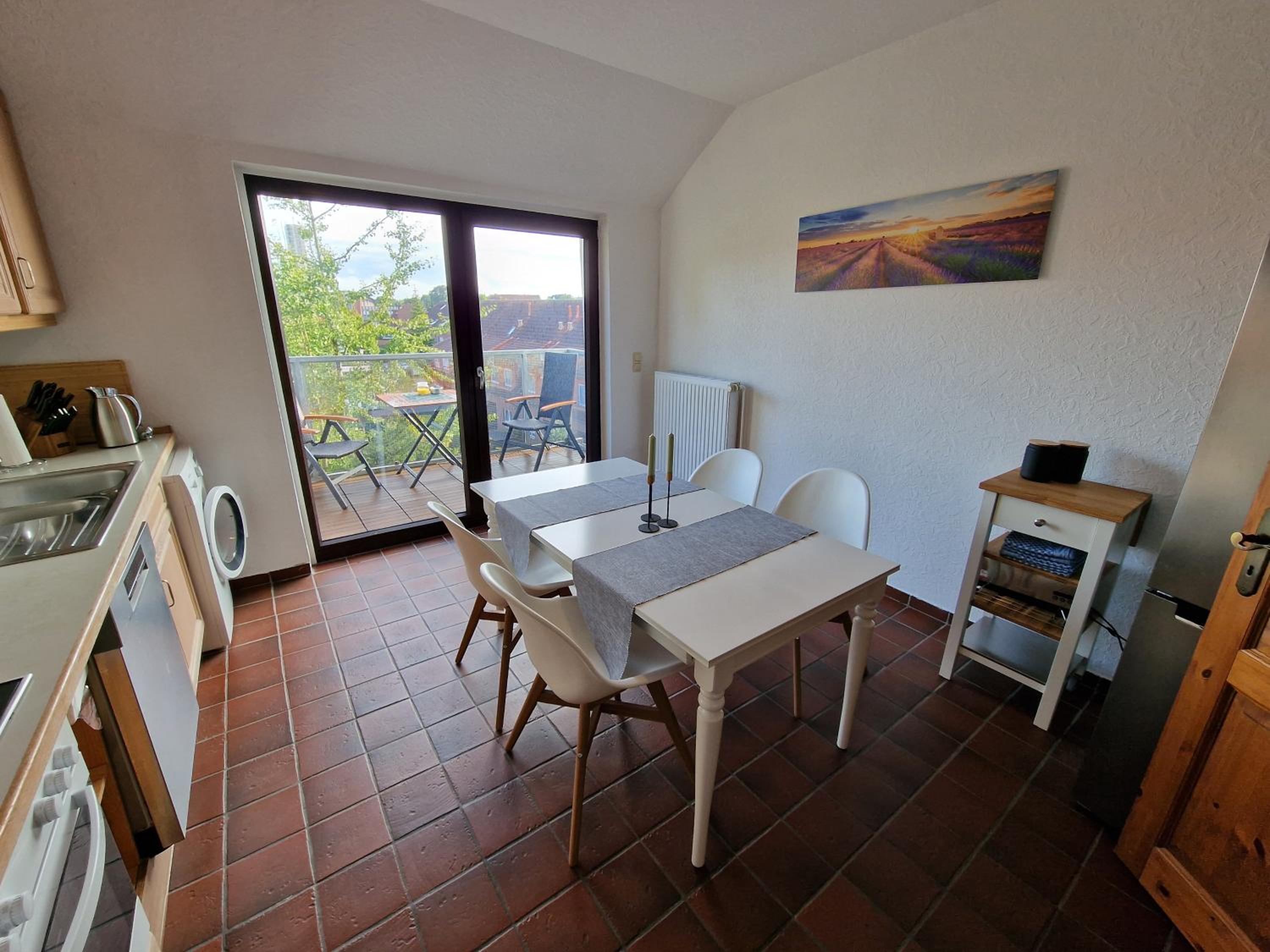 98qm Wohnung im Villenviertel - Voll ausgestattet mit Balkon und Kamin - WLAN gratis view 5